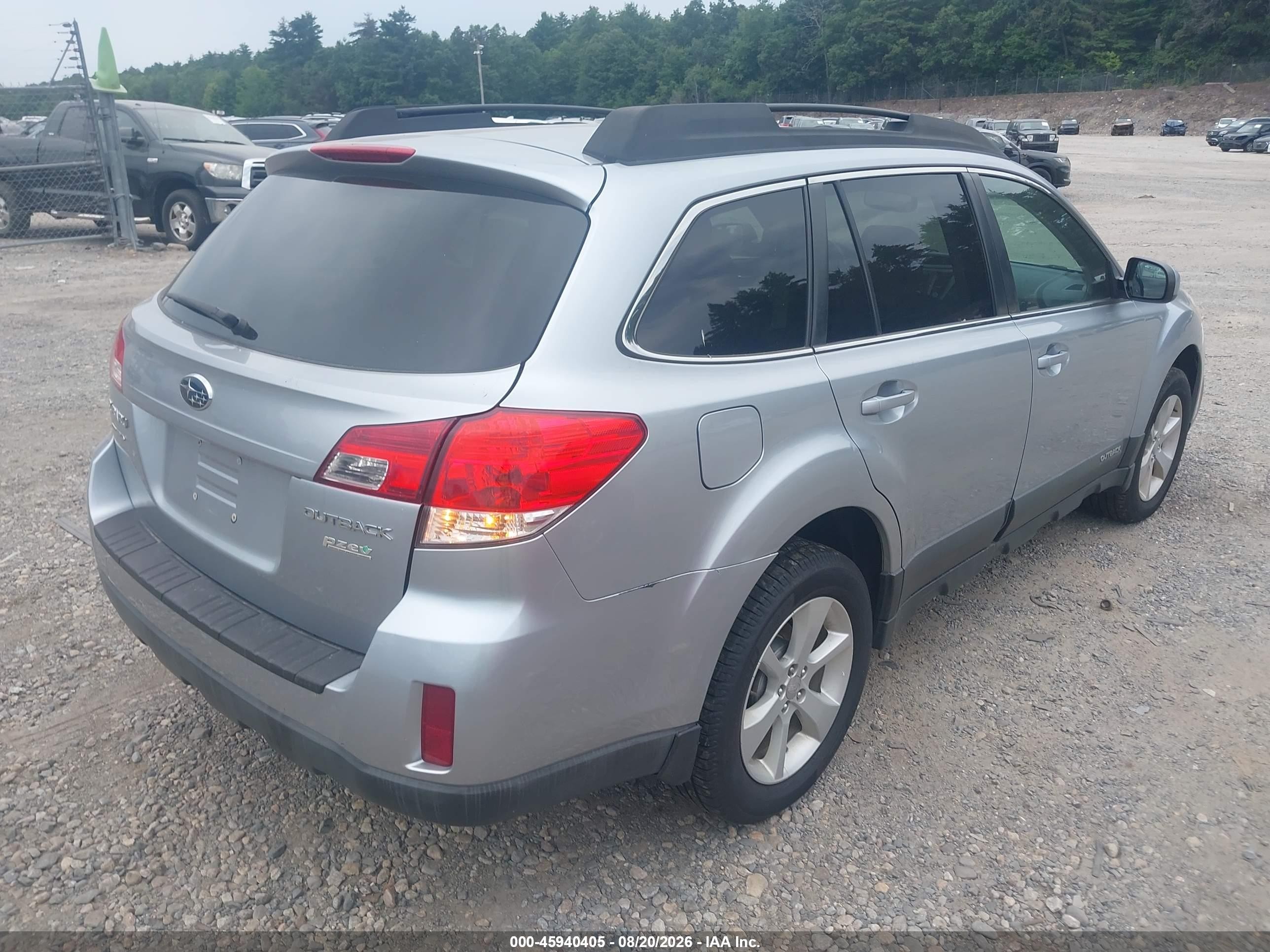 2013 Subaru Outback 2.5i Premium Silver vin: 4S4BRBGC0D3201360