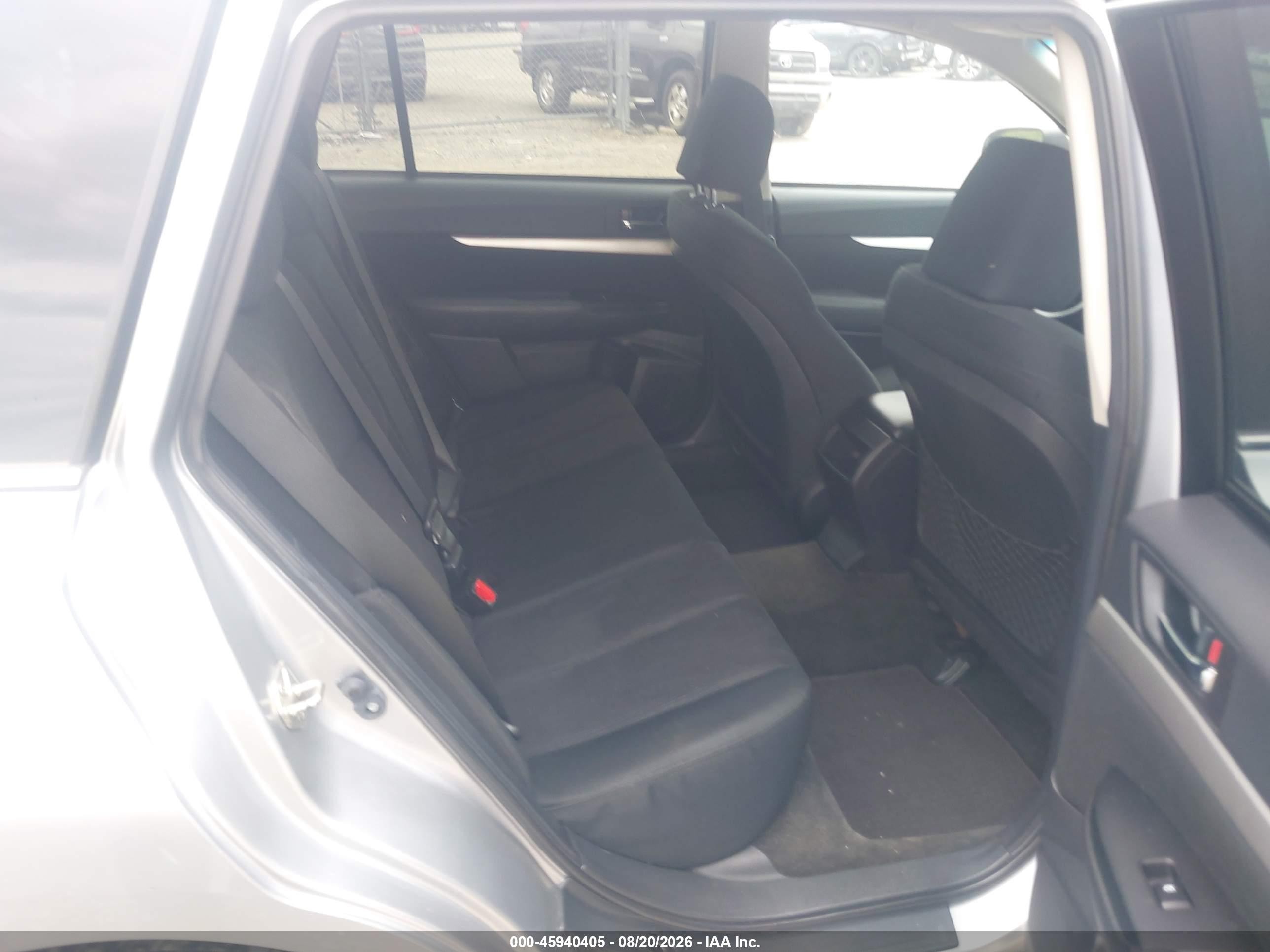 2013 Subaru Outback 2.5i Premium Silver vin: 4S4BRBGC0D3201360