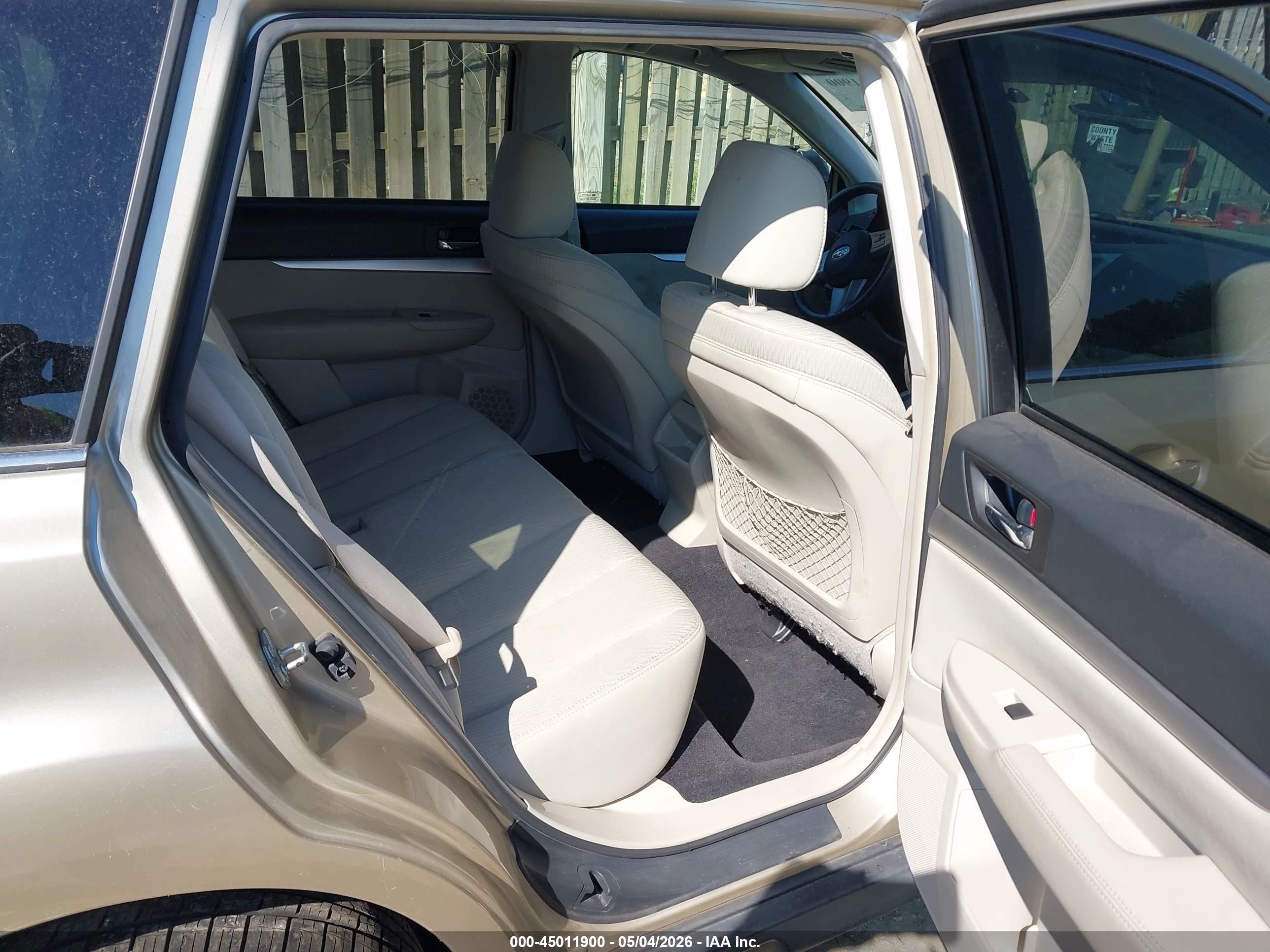 2010 Subaru Outback 2.5i Premium Champagne vin: 4S4BRBGC1A3356303