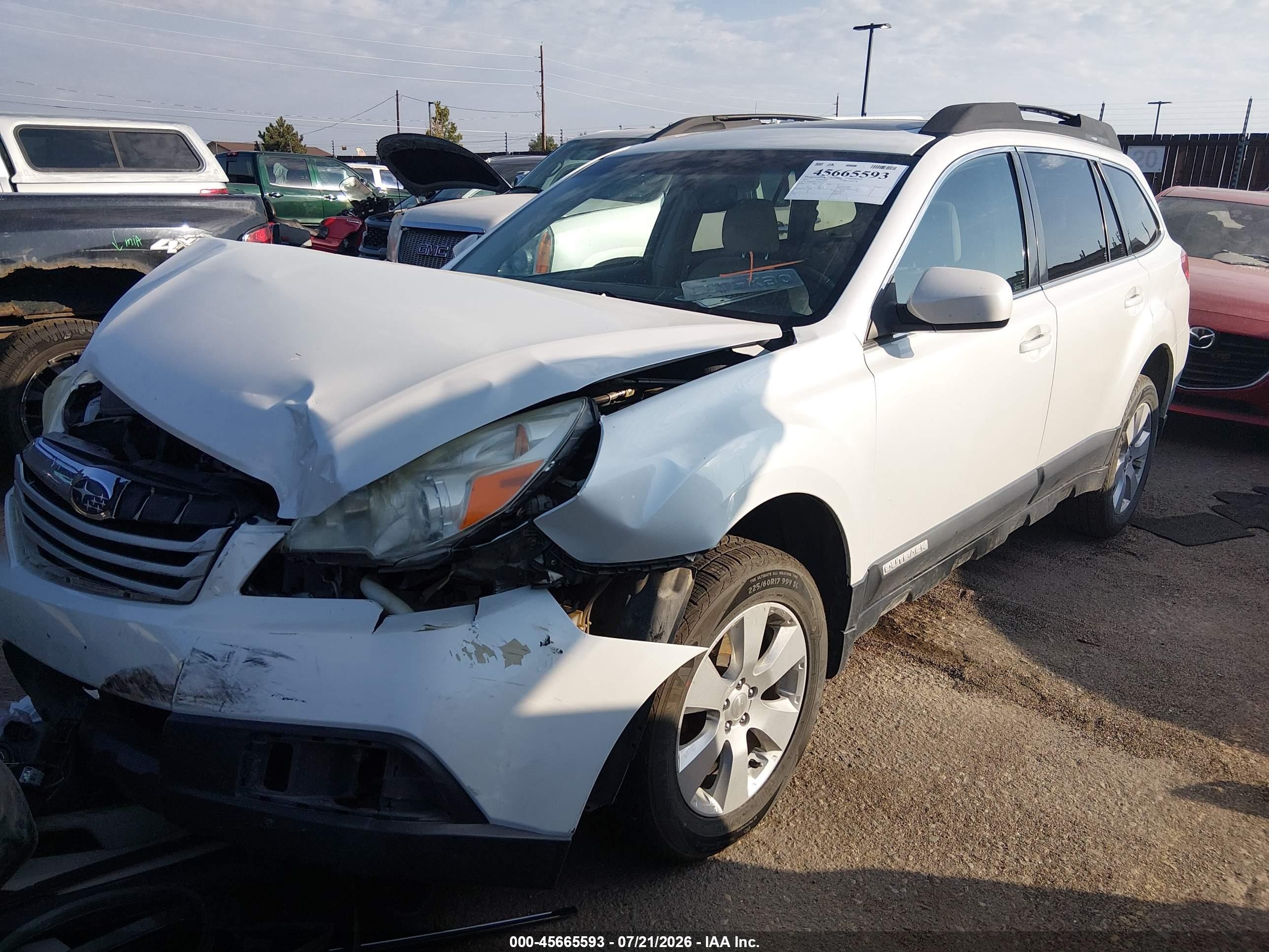 2011 Subaru Outback 2.5i Premium White vin: 4S4BRBGC1B3333797