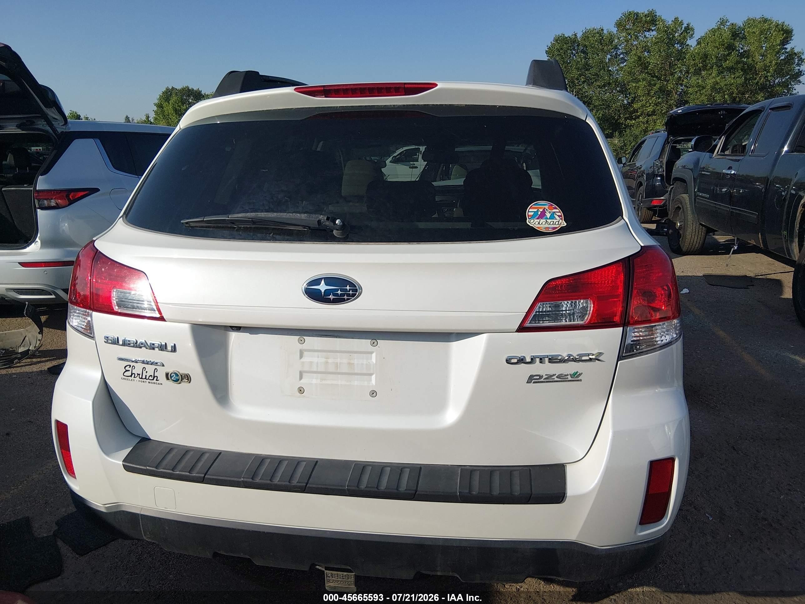 2011 Subaru Outback 2.5i Premium White vin: 4S4BRBGC1B3333797