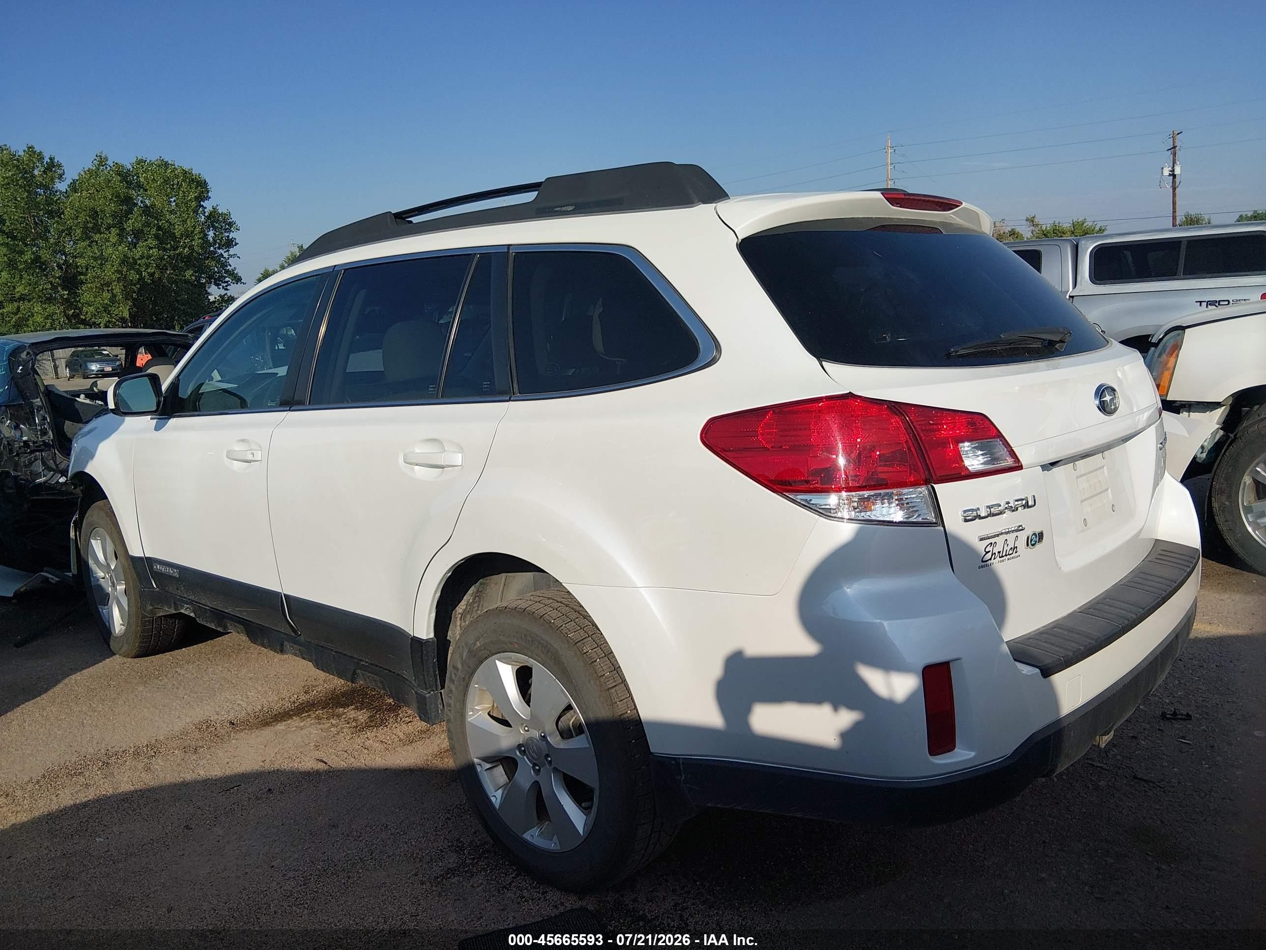 2011 Subaru Outback 2.5i Premium White vin: 4S4BRBGC1B3333797