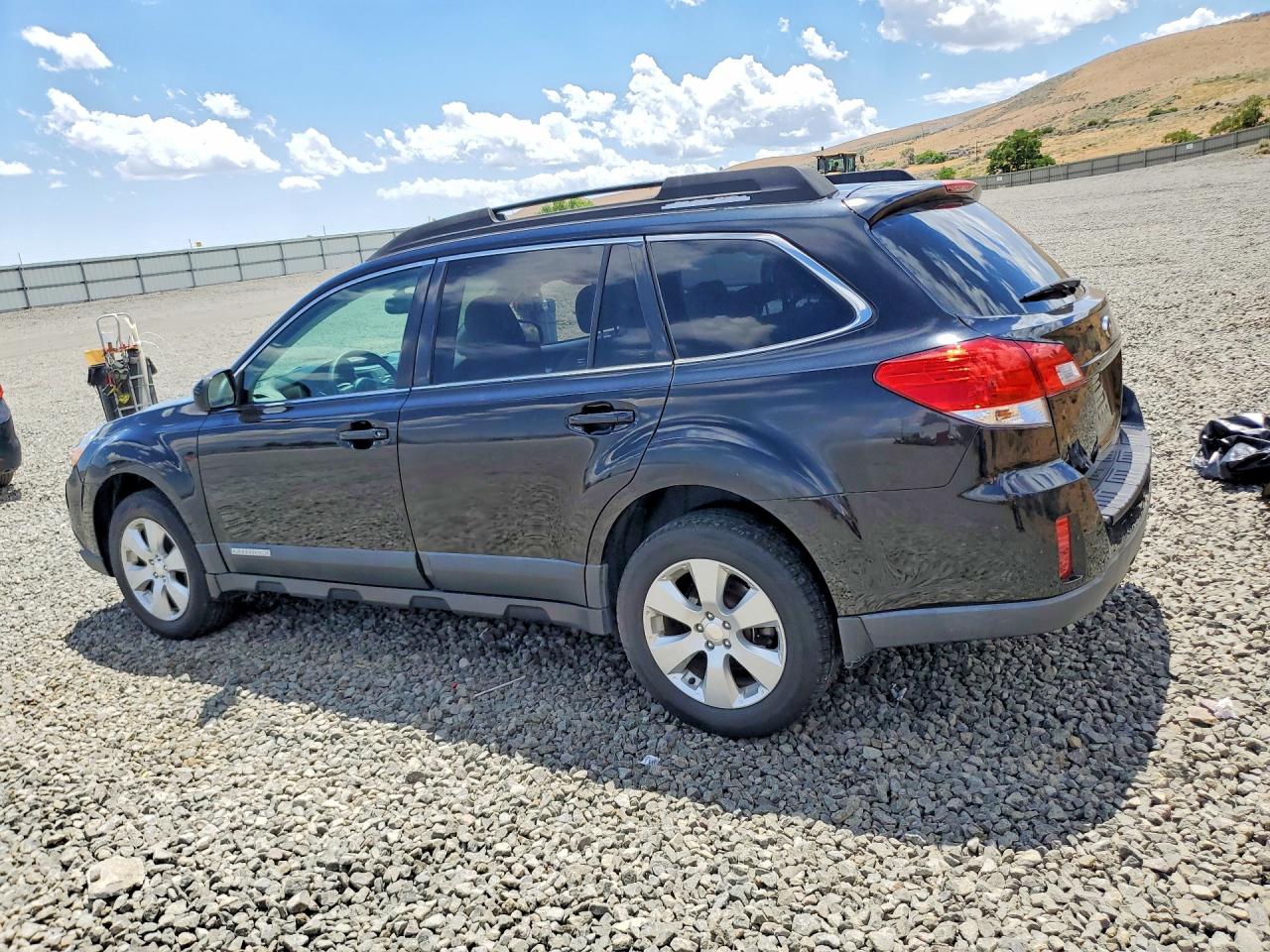 2011 Subaru Outback 2.5i Premium Black vin: 4S4BRBGC1B3376195