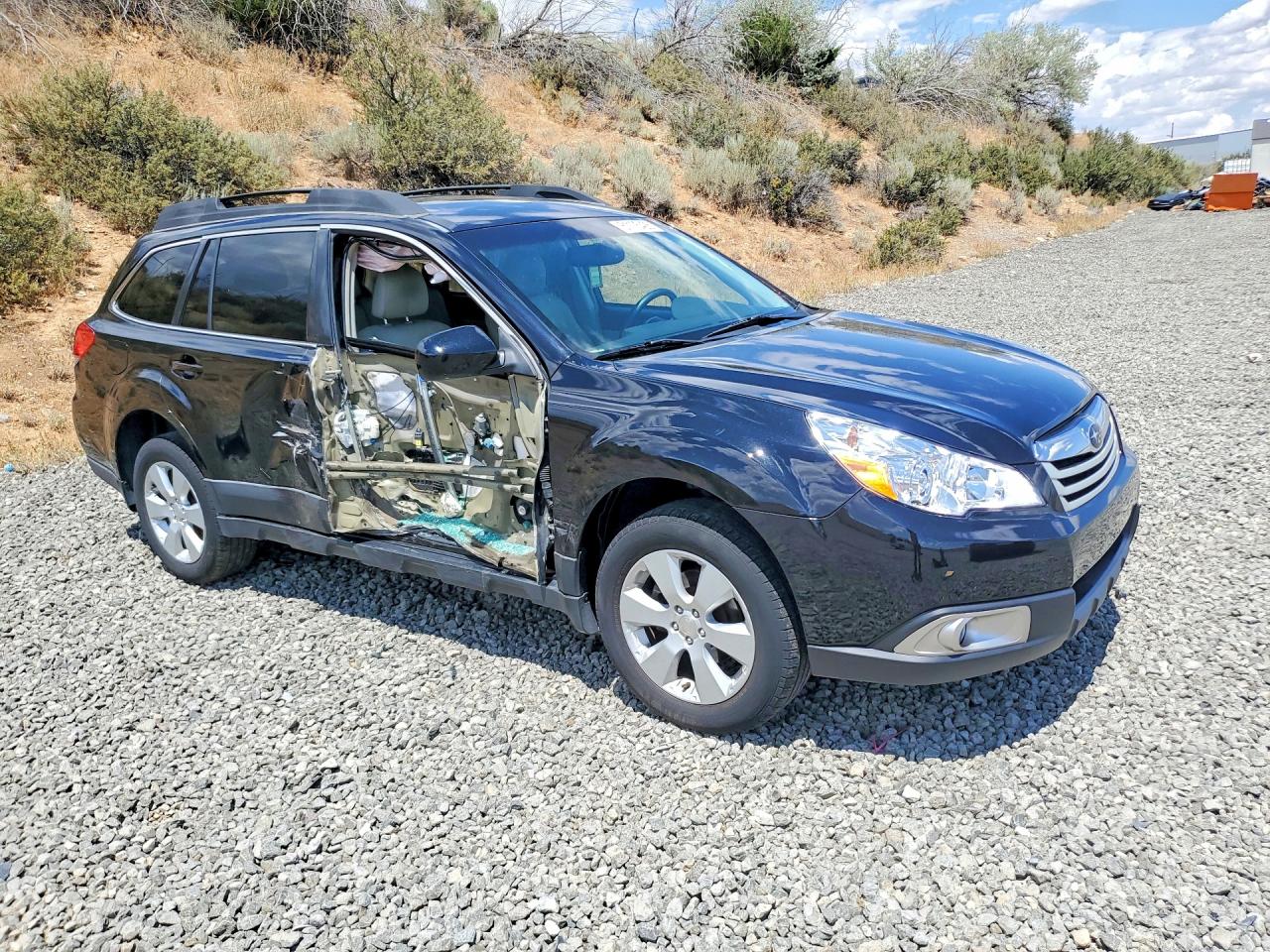 2011 Subaru Outback 2.5i Premium Black vin: 4S4BRBGC1B3376195