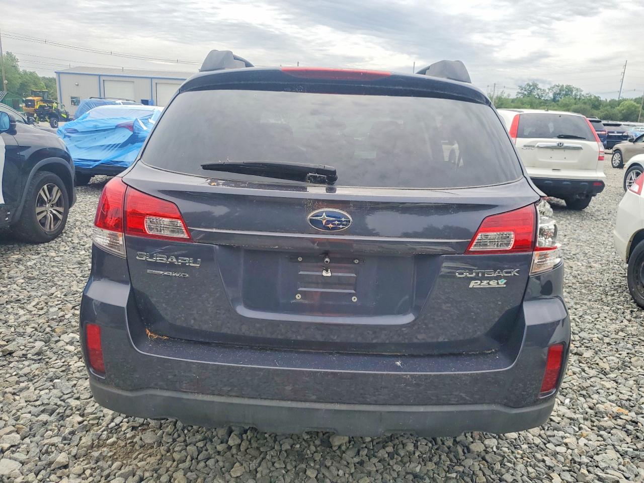 2010 Subaru Outback 2.5i Premium Black vin: 4S4BRBGC2A3335170