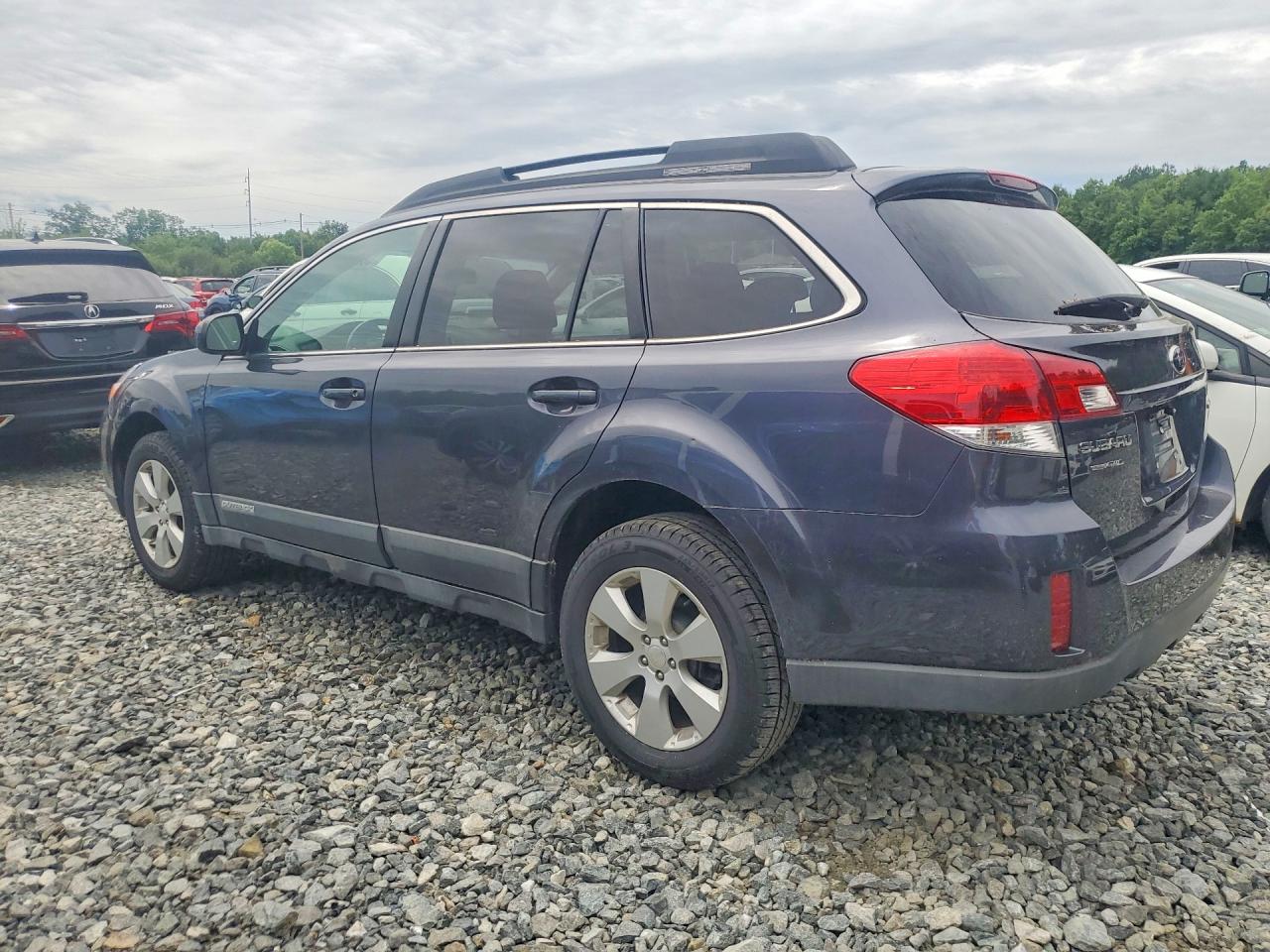 2010 Subaru Outback 2.5i Premium Black vin: 4S4BRBGC2A3335170