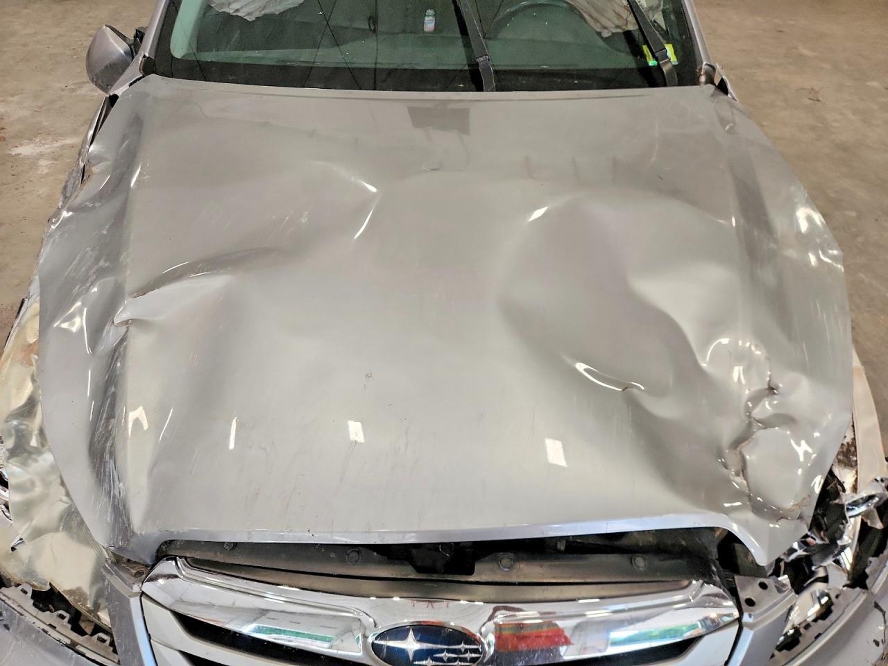 2010 Subaru Outback 2.5i Premium Silver vin: 4S4BRBGC2A3370520