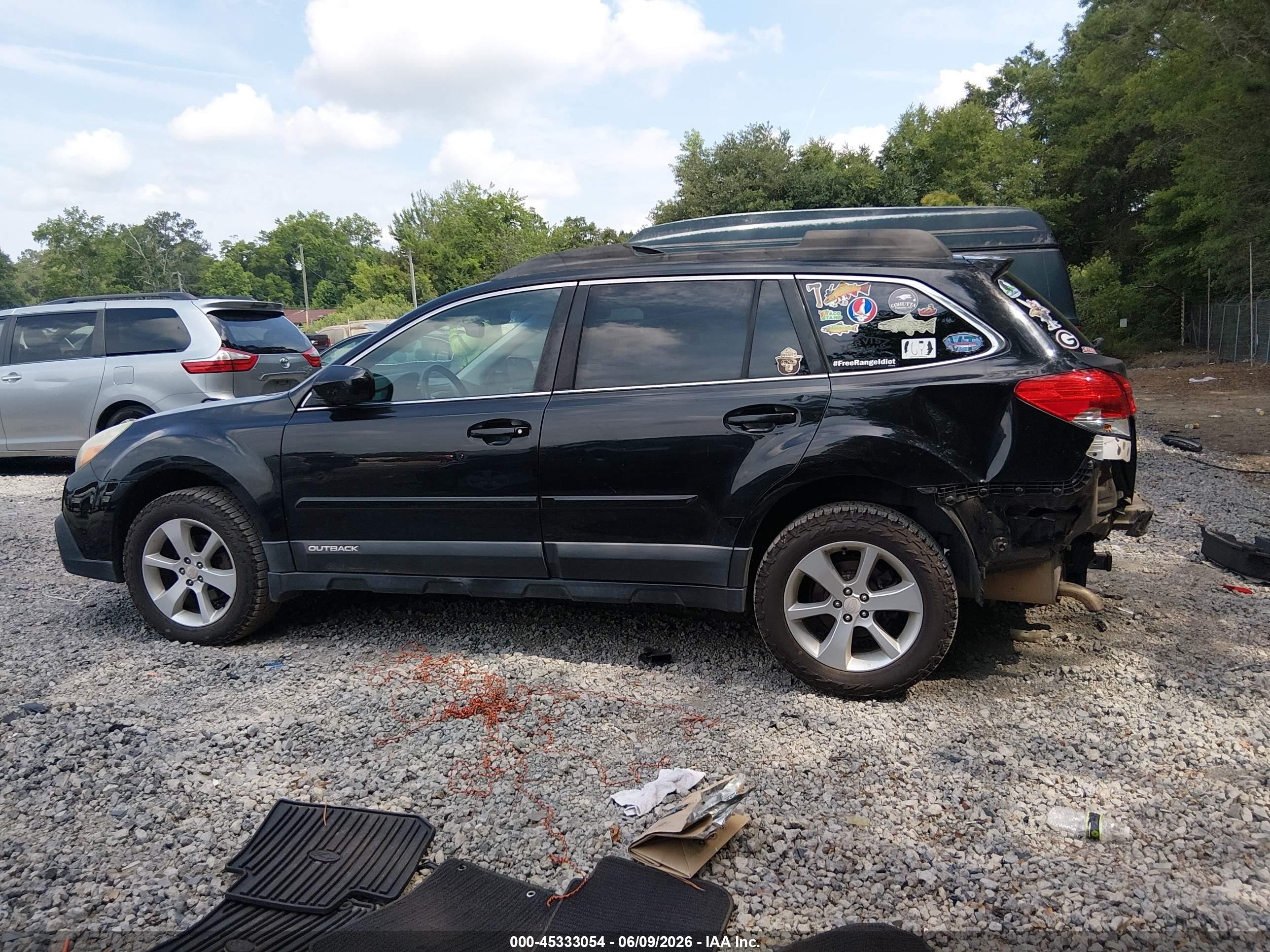 2013 Subaru Outback 2.5i Premium Black vin: 4S4BRBGC2D3223408