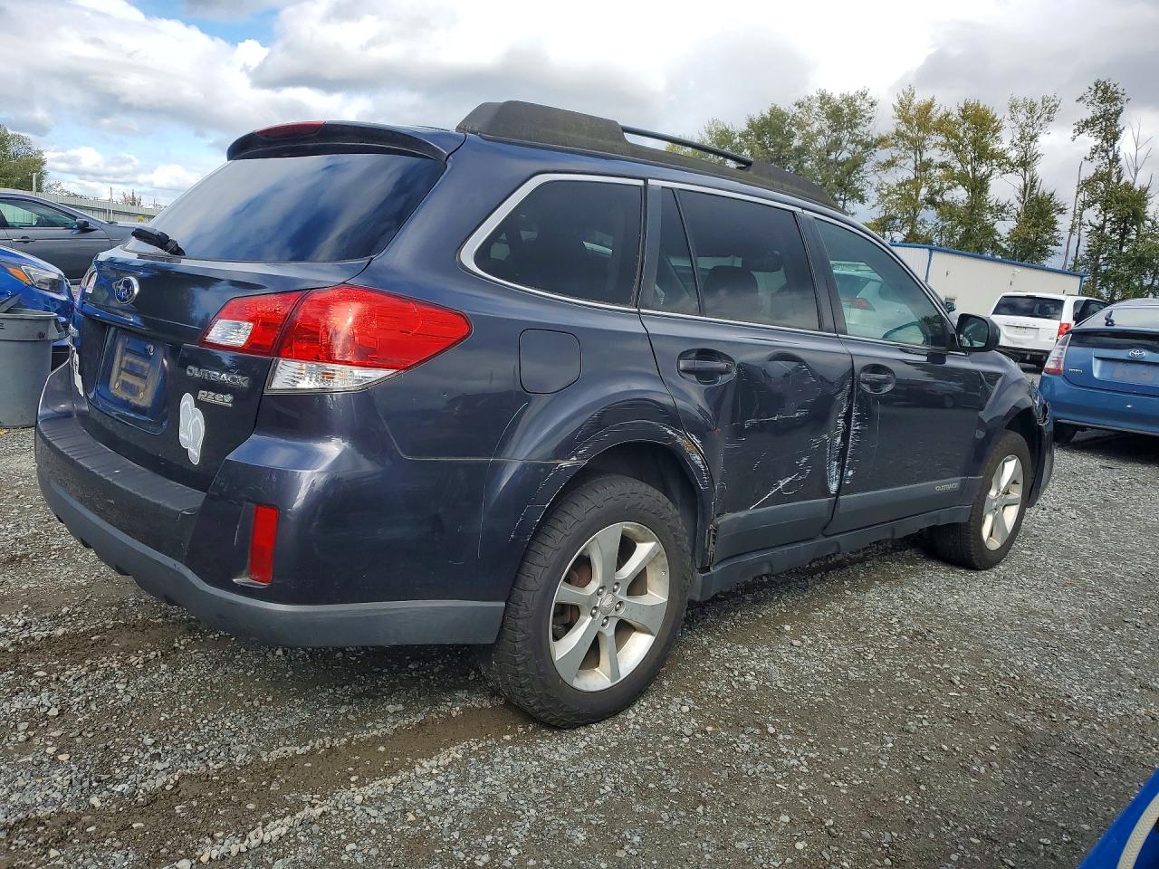 2013 Subaru Outback 2.5i Premium Gray vin: 4S4BRBGC3D3310380