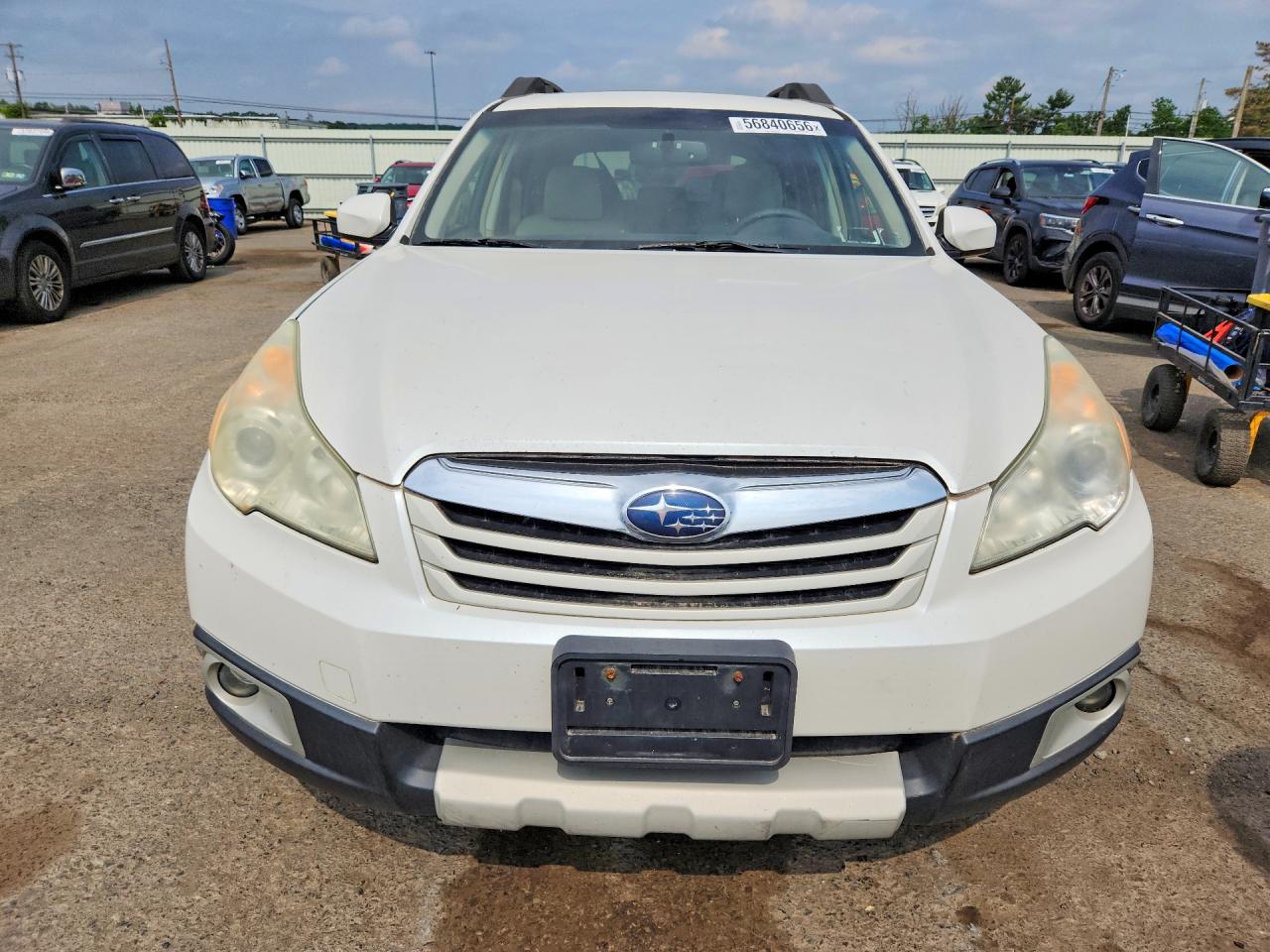 2011 Subaru Outback 2.5i Premium Белый vin: 4S4BRBGC4B1395240
