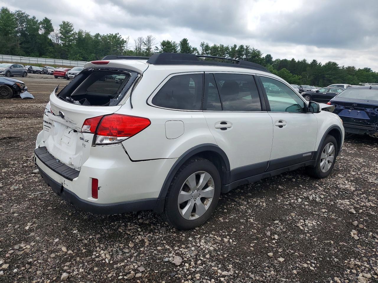 2012 Subaru Outback 2.5i Premium White vin: 4S4BRBGC4C3236160