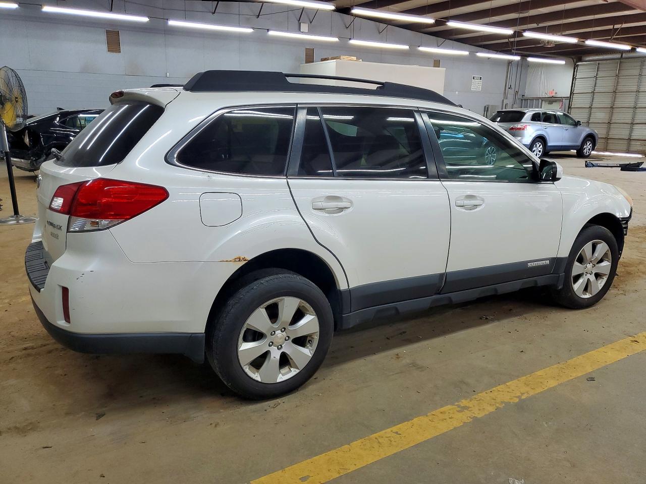2012 Subaru Outback 2.5i Premium White vin: 4S4BRBGC4C3263472
