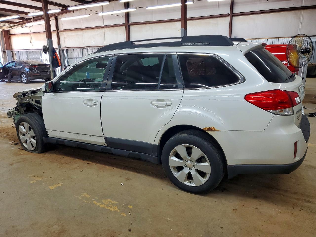 2012 Subaru Outback 2.5i Premium White vin: 4S4BRBGC4C3263472