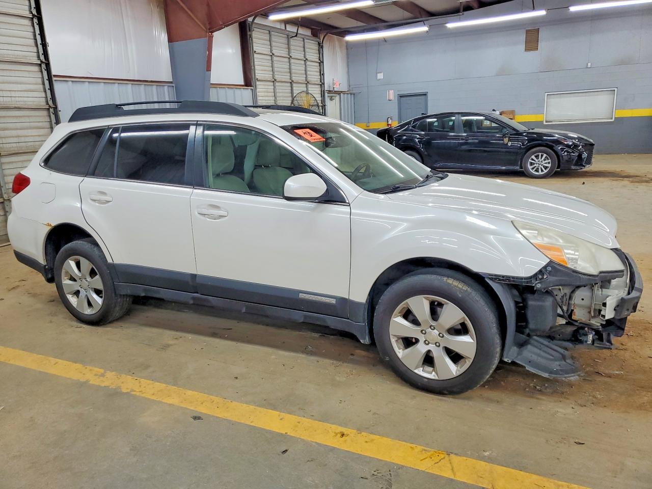 2012 Subaru Outback 2.5i Premium White vin: 4S4BRBGC4C3263472