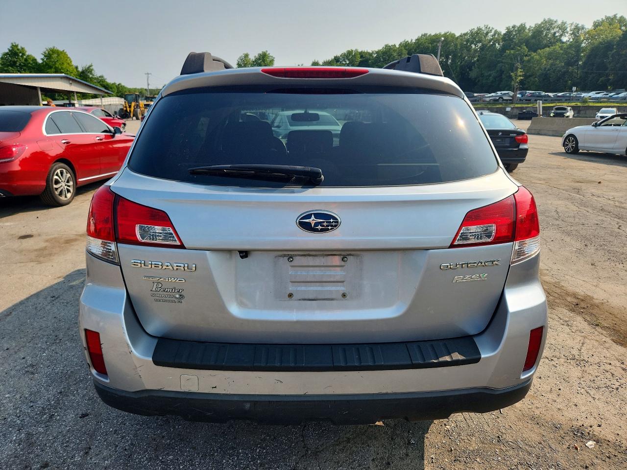 2013 Subaru Outback 2.5i Premium Silver vin: 4S4BRBGC4D3226777