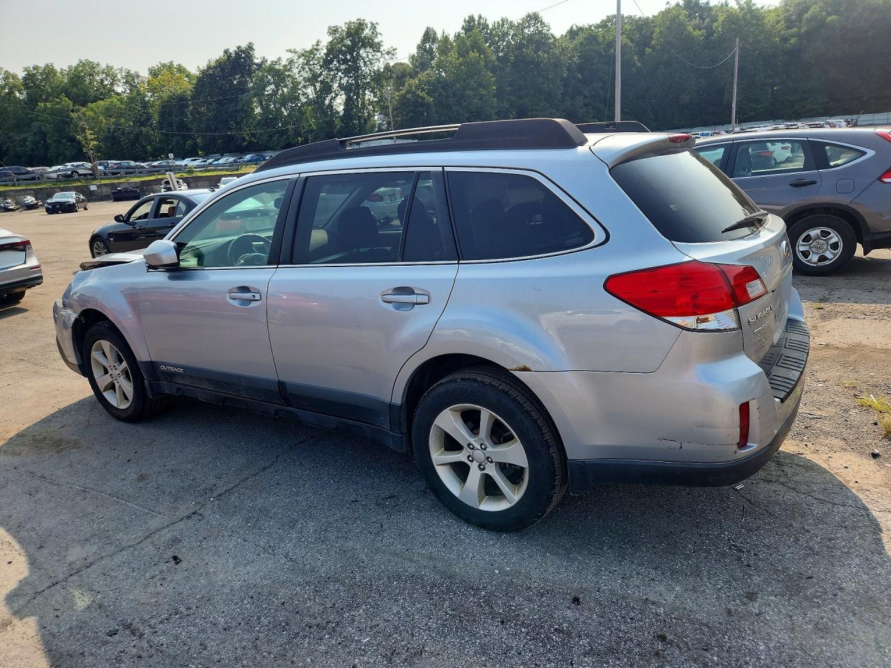 2013 Subaru Outback 2.5i Premium Silver vin: 4S4BRBGC4D3226777
