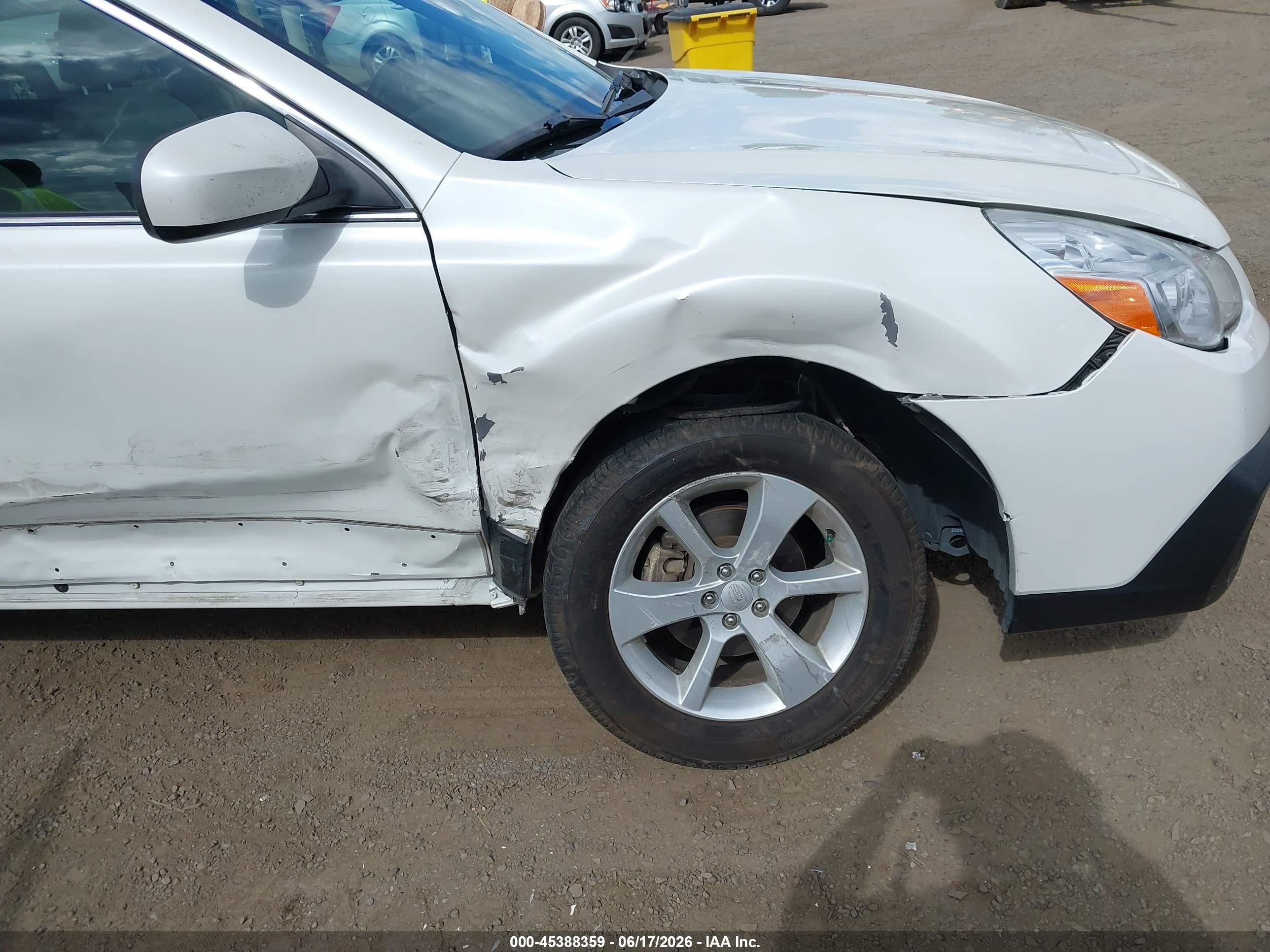2013 Subaru Outback 2.5i Premium White vin: 4S4BRBGC4D3233275