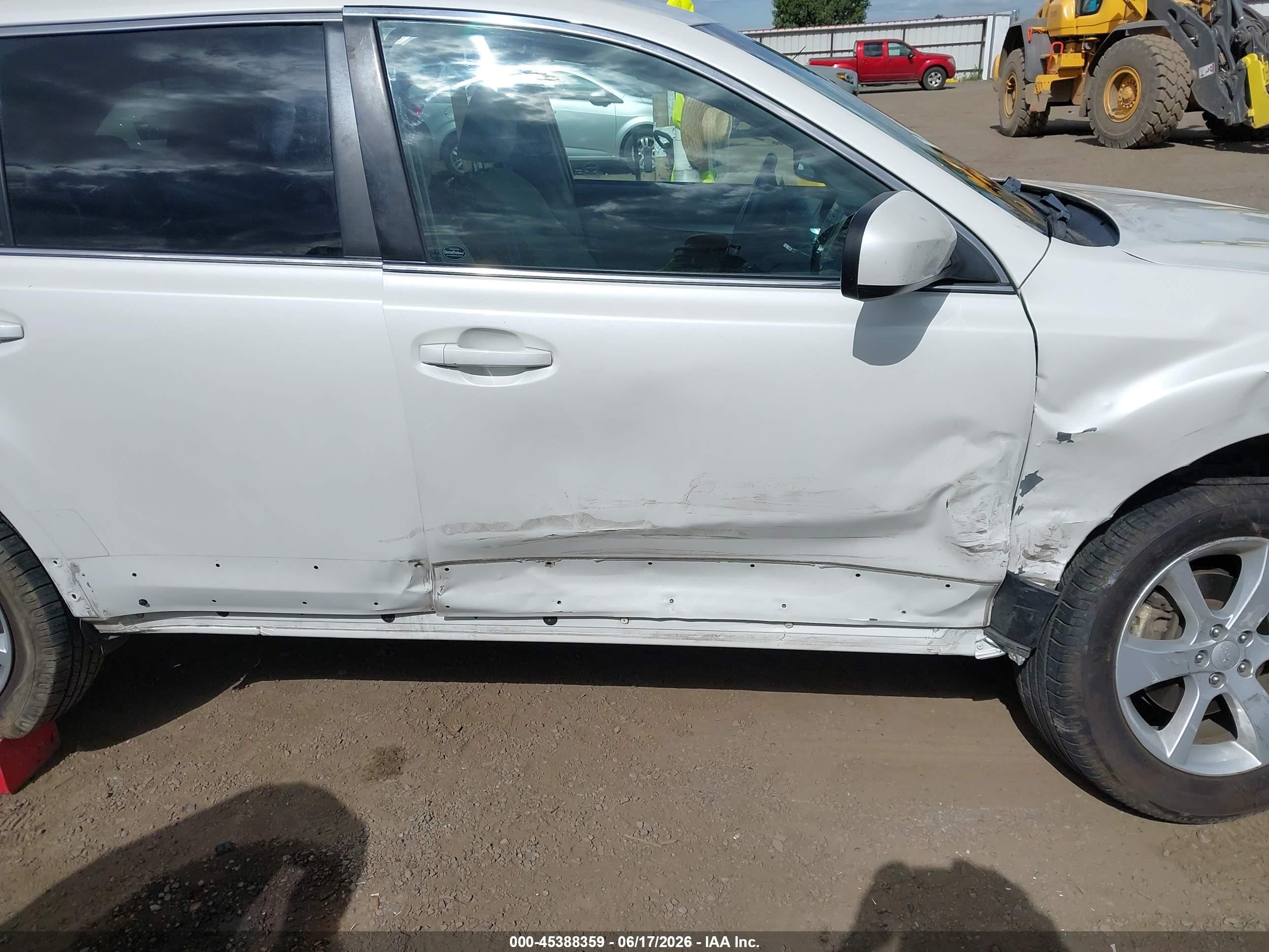 2013 Subaru Outback 2.5i Premium White vin: 4S4BRBGC4D3233275
