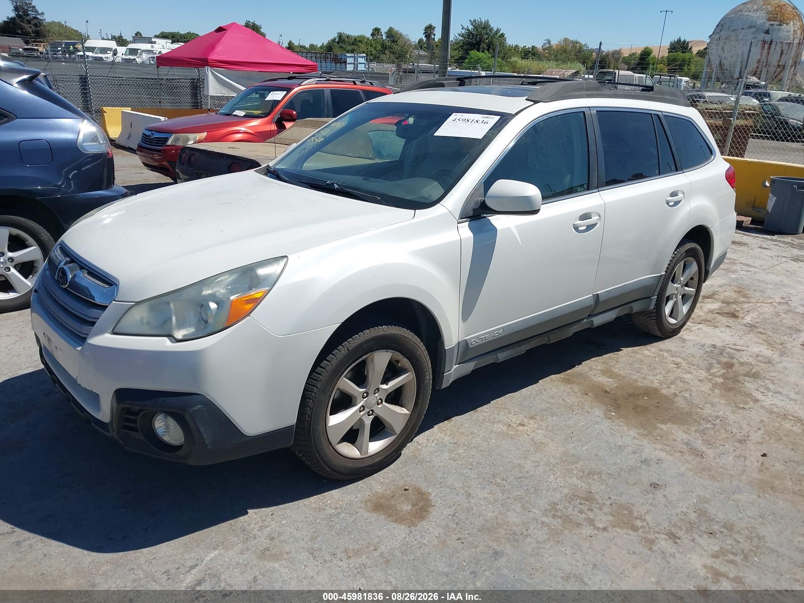 2013 Subaru Outback 2.5i Premium White vin: 4S4BRBGC4D3259830