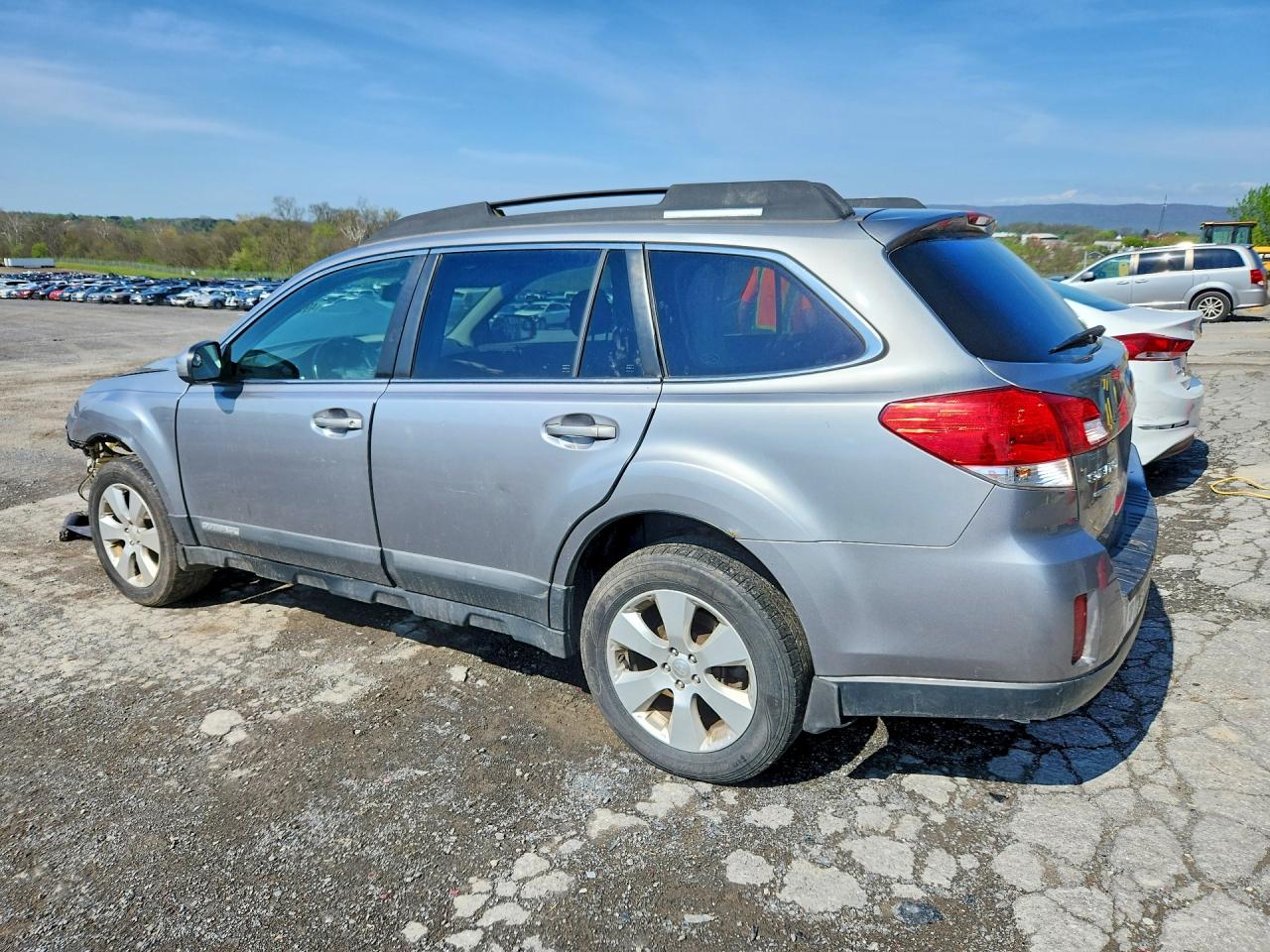 2010 Subaru Outback 2.5i Premium Silver vin: 4S4BRBGC5A3338385