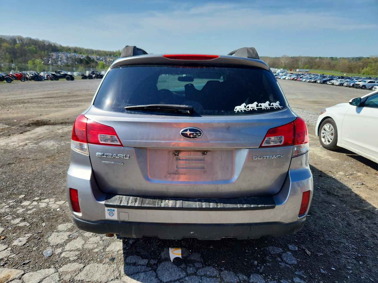 2010 Subaru Outback 2.5i Premium Silver vin: 4S4BRBGC5A3338385