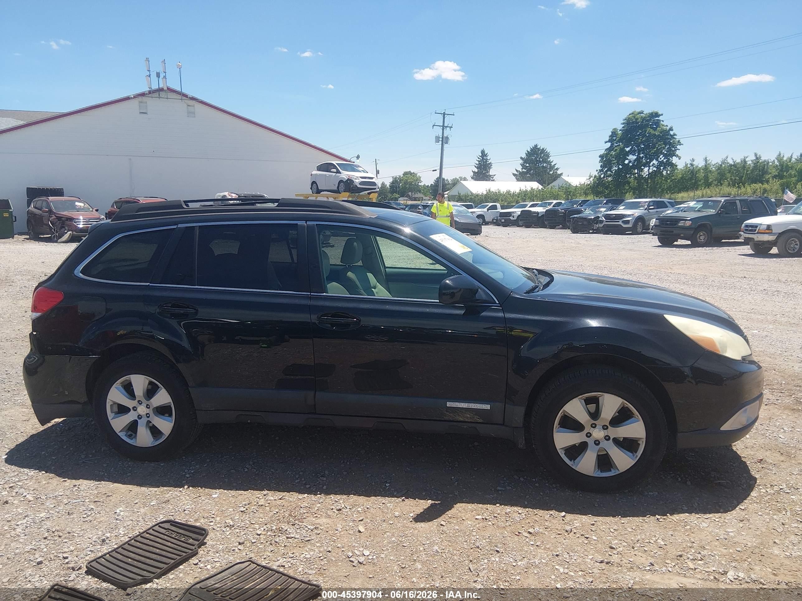 2010 Subaru Outback 2.5i Premium Черный vin: 4S4BRBGC5A3354909