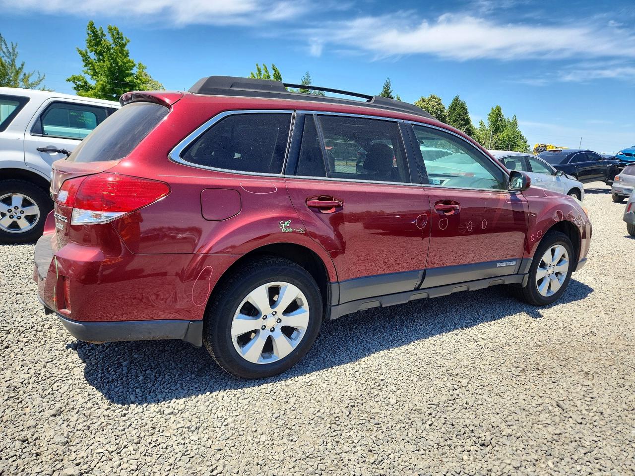 2011 Subaru Outback 2.5i Premium Red vin: 4S4BRBGC5B3416892