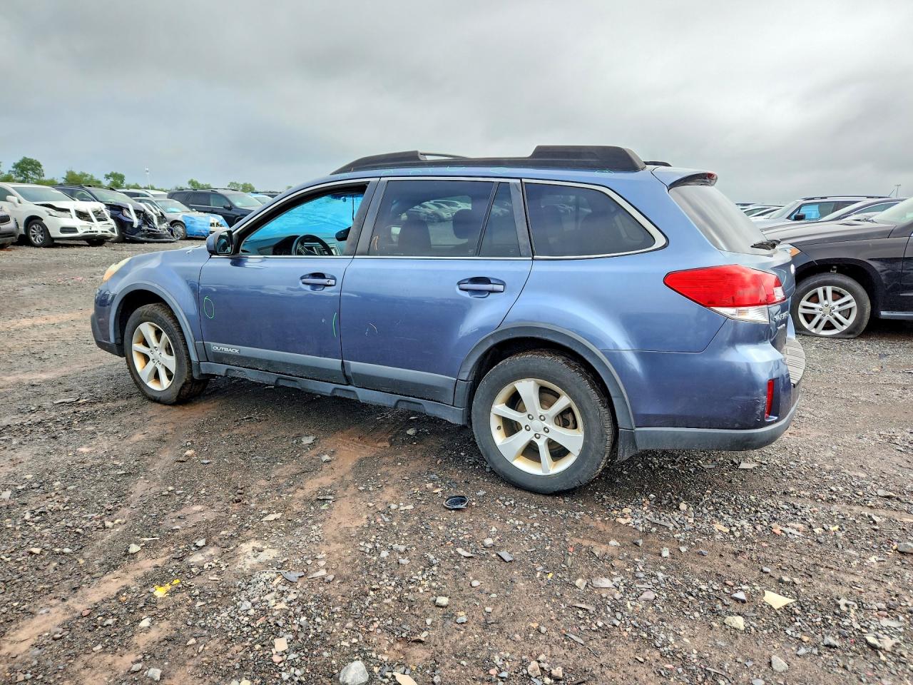 2013 Subaru Outback 2.5i Premium Blue vin: 4S4BRBGC5D3266401