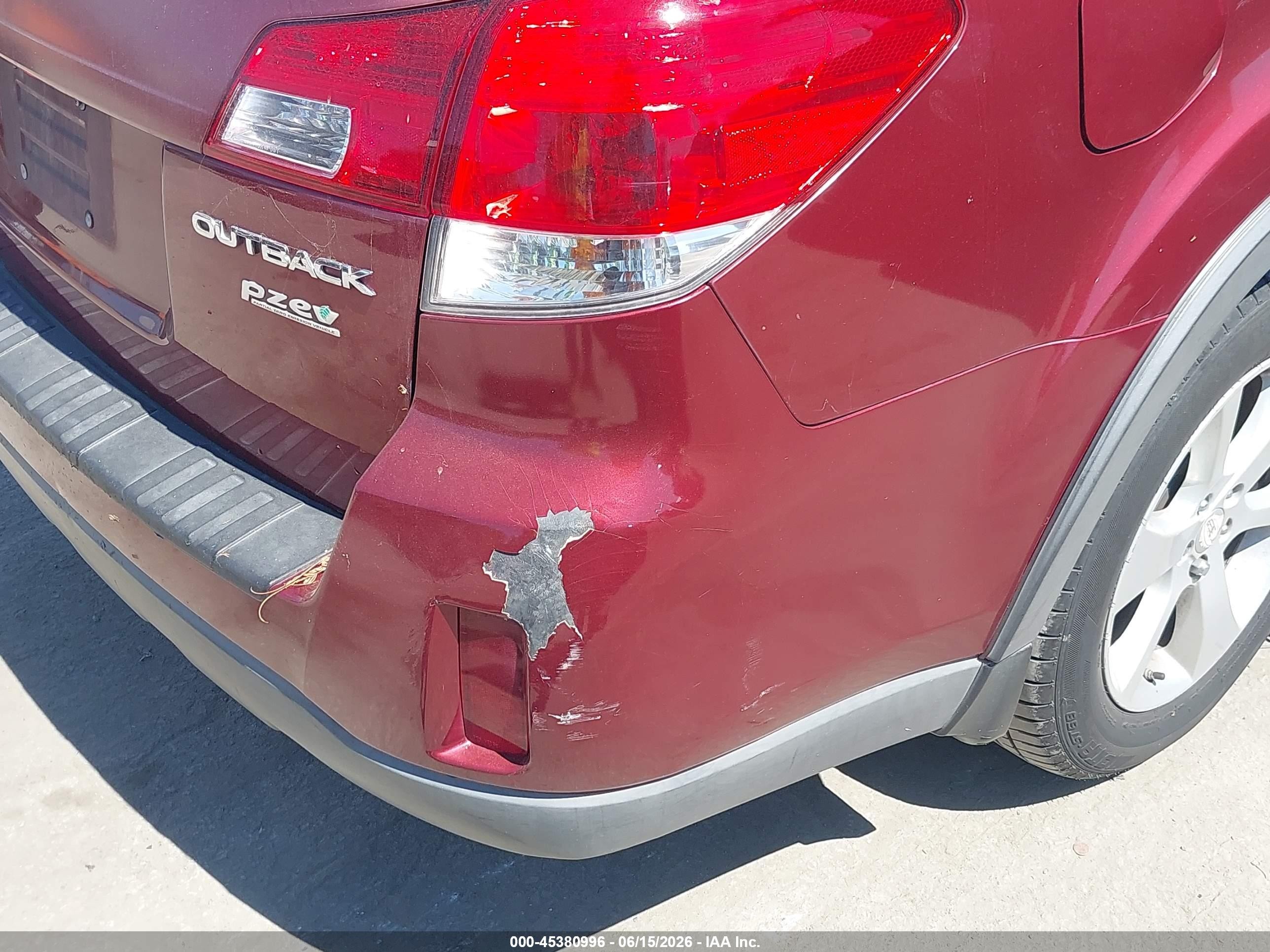 2013 Subaru Outback 2.5i Premium Red vin: 4S4BRBGC5D3268701