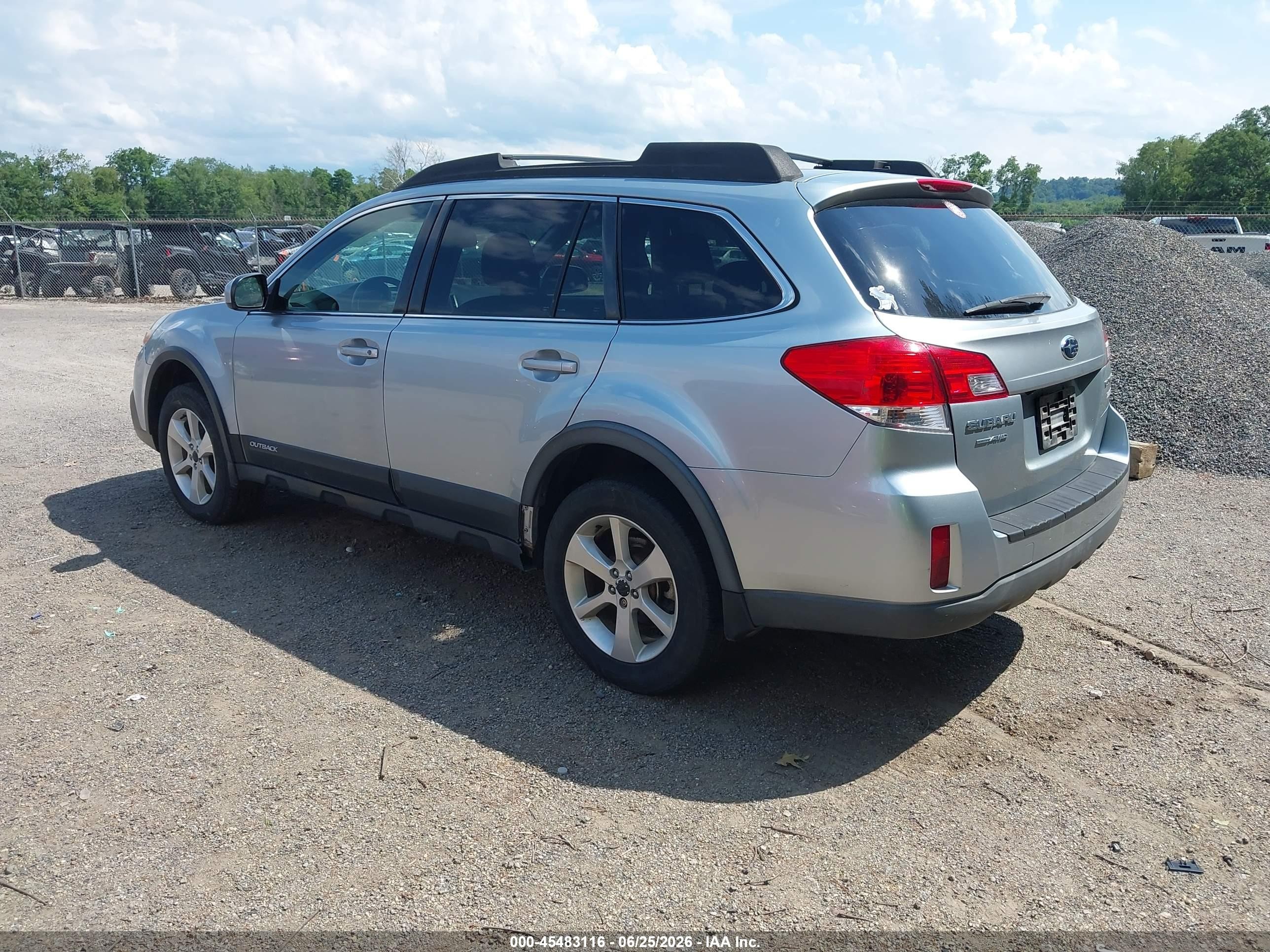 2013 Subaru Outback 2.5i Premium Серебряный vin: 4S4BRBGC5D3303575