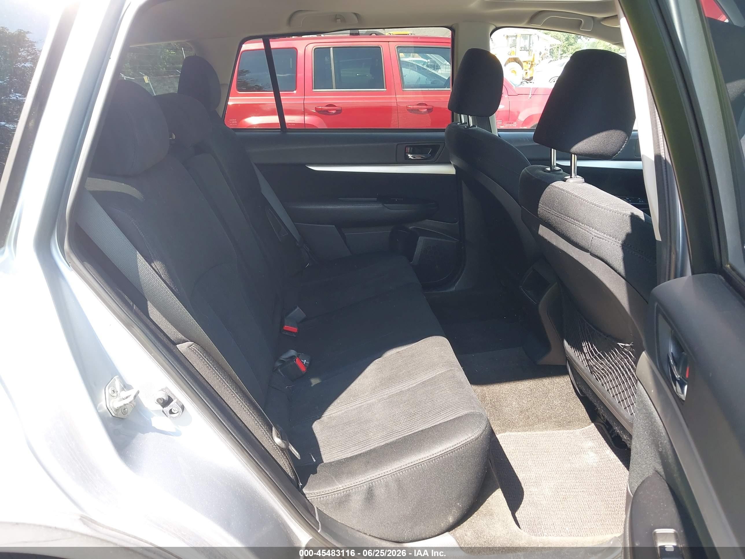 2013 Subaru Outback 2.5i Premium Серебряный vin: 4S4BRBGC5D3303575