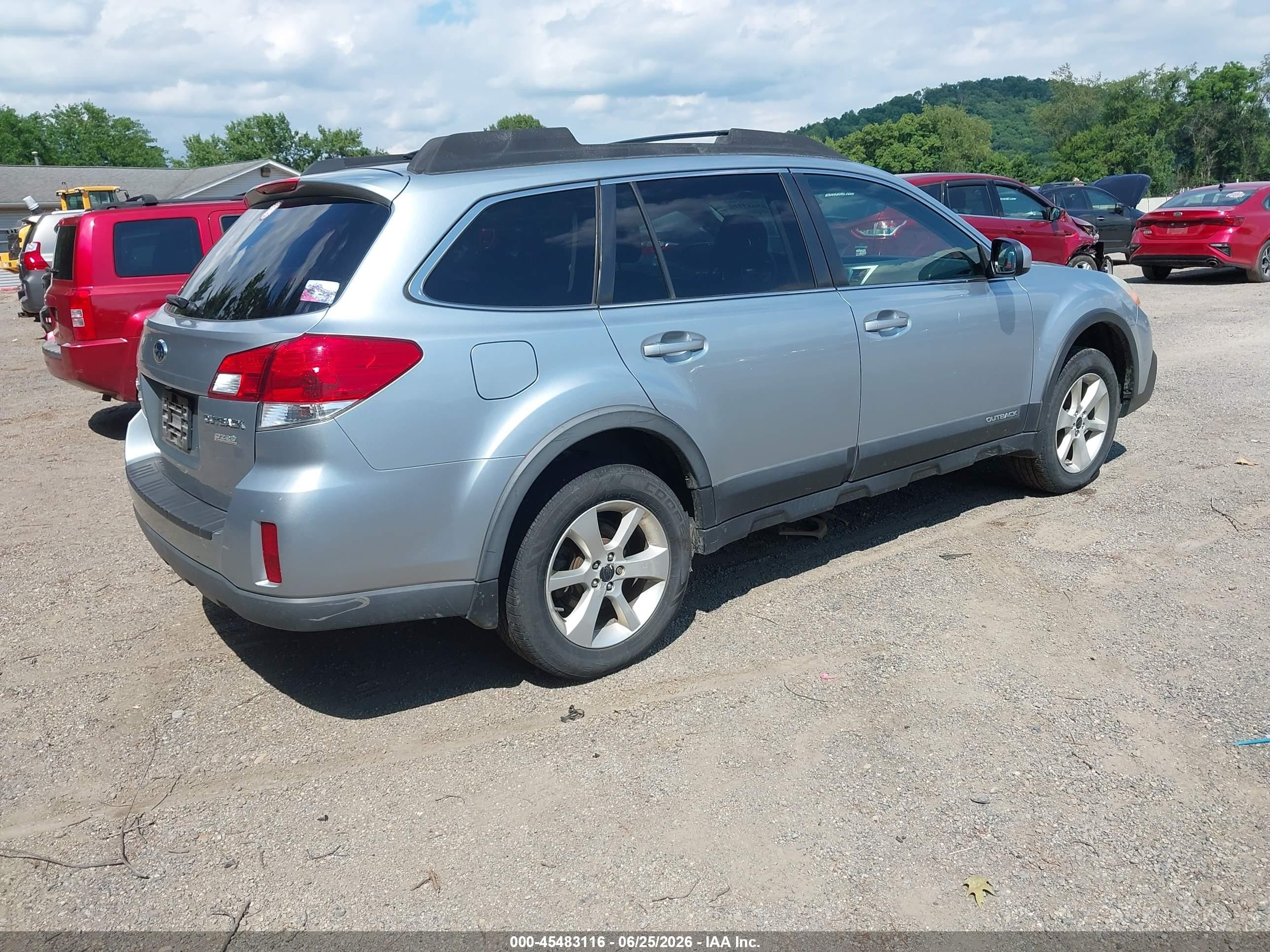 2013 Subaru Outback 2.5i Premium Серебряный vin: 4S4BRBGC5D3303575