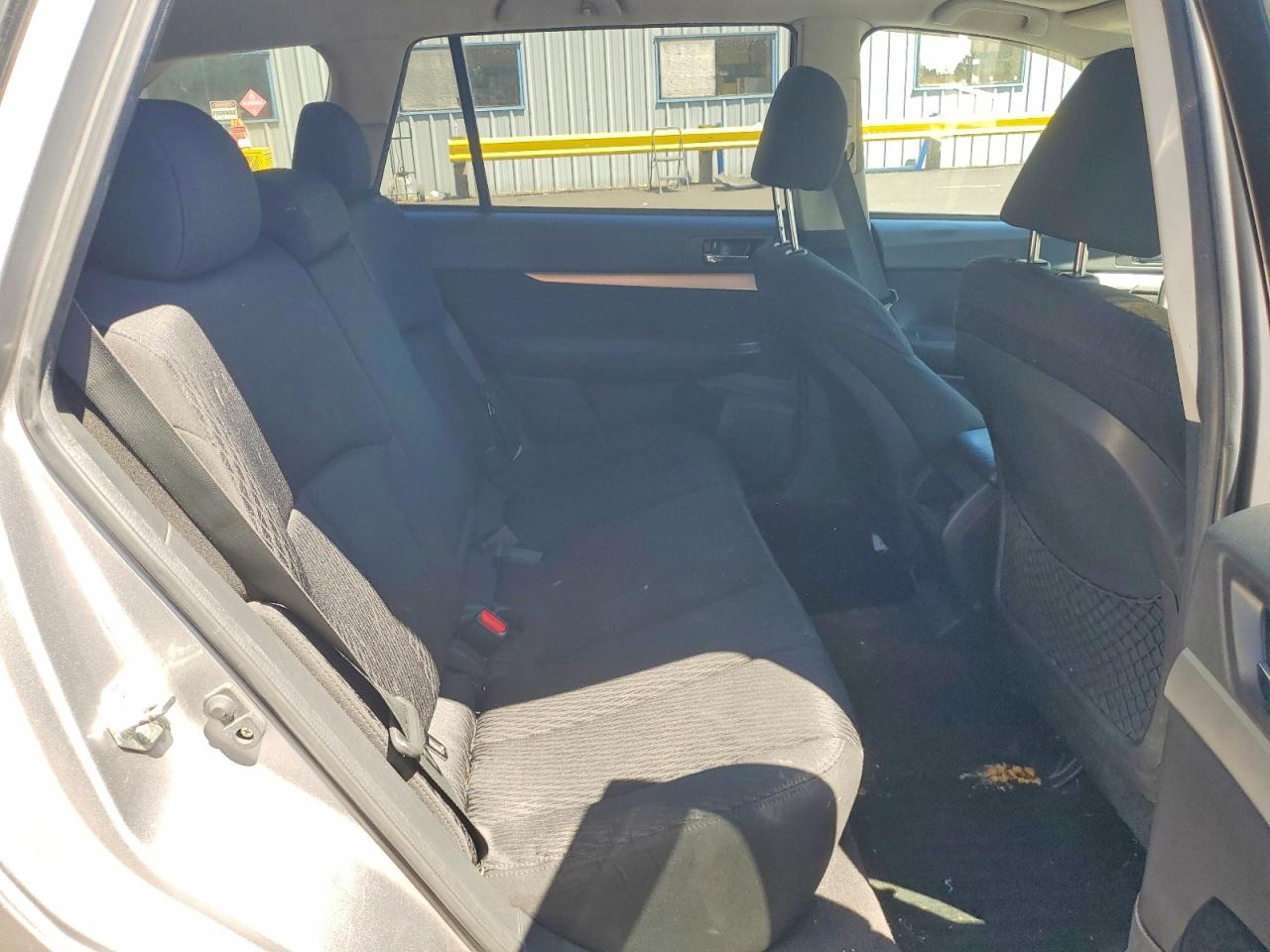 2010 Subaru Outback 2.5i Premium Серебряный vin: 4S4BRBGC6A3317092