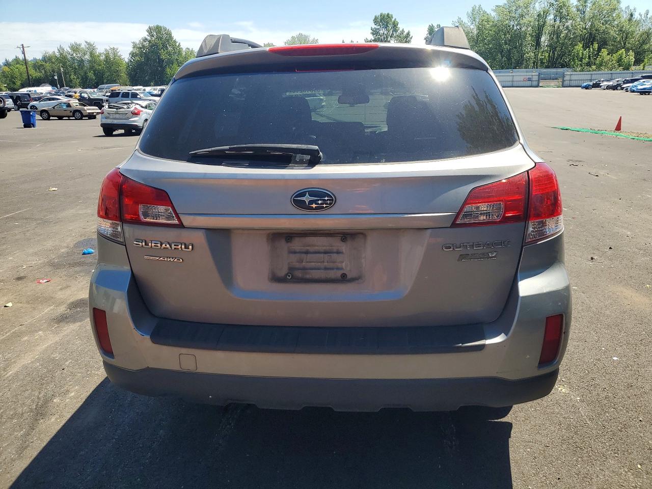 2010 Subaru Outback 2.5i Premium Серебряный vin: 4S4BRBGC6A3317092