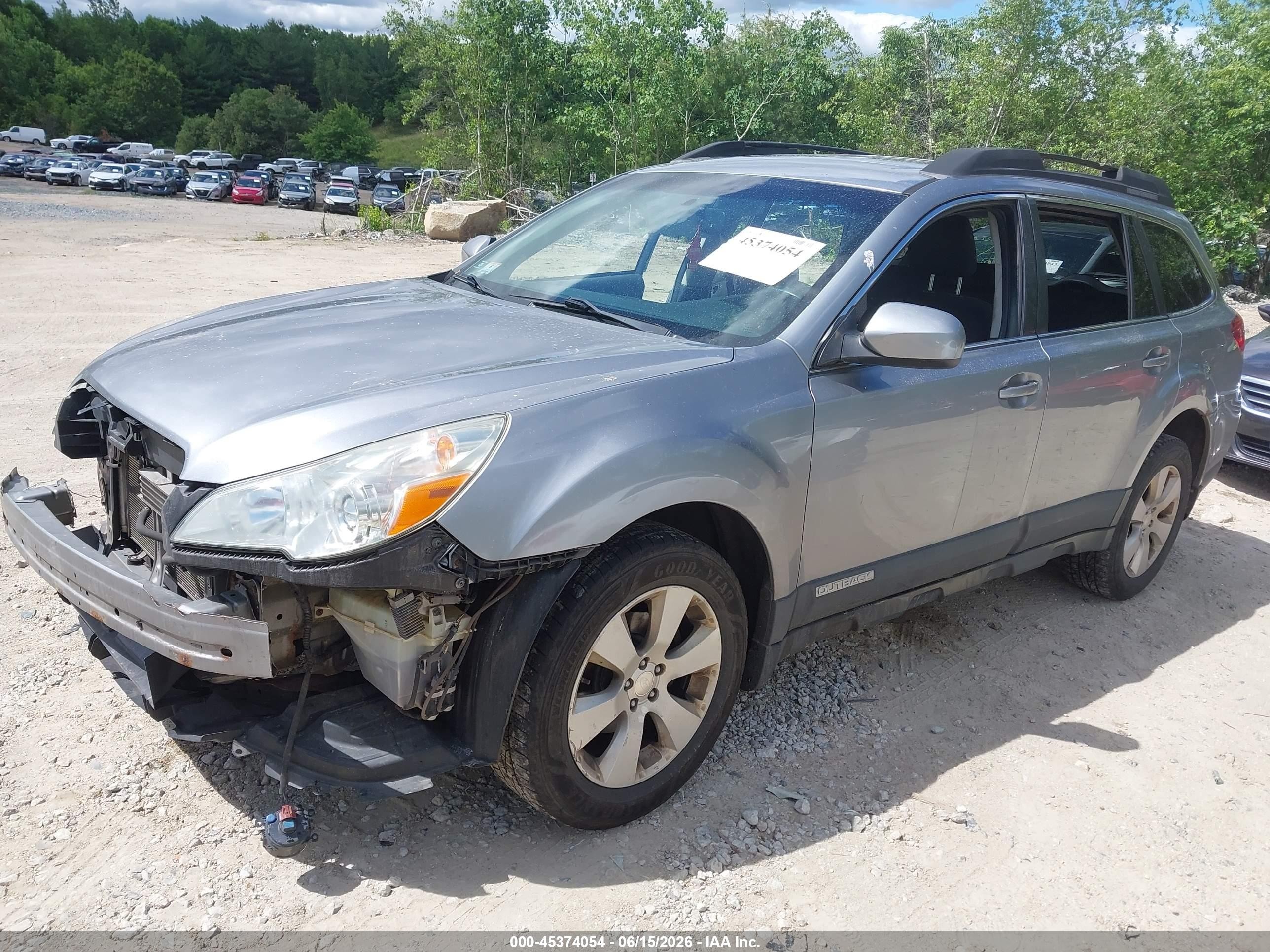 2010 Subaru Outback 2.5i Premium Silver vin: 4S4BRBGC7A3379357