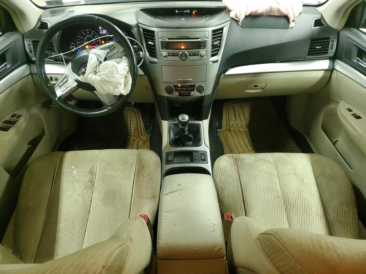 2011 Subaru Outback 2.5i Premium White vin: 4S4BRBGC7B1328017