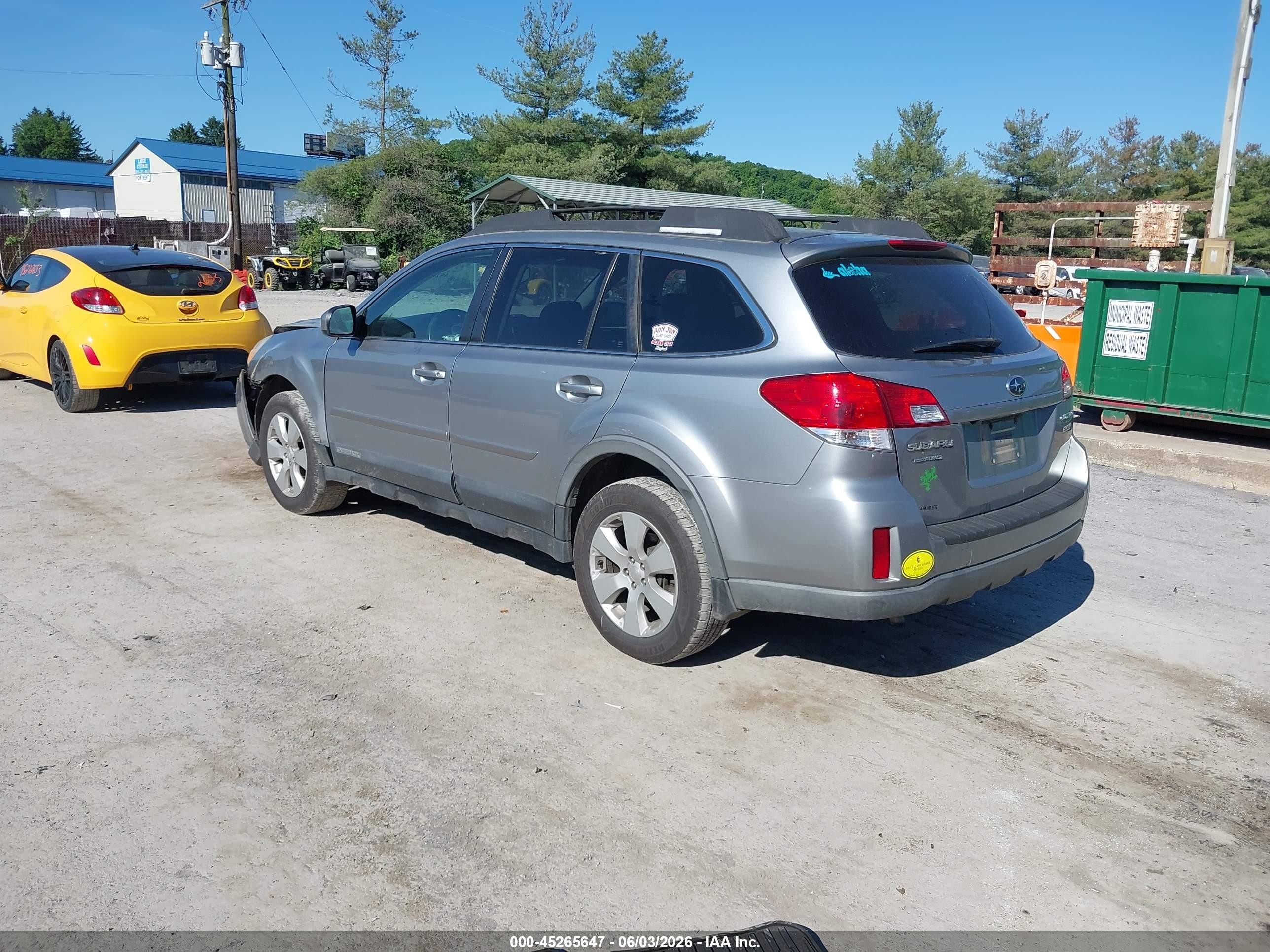 2011 Subaru Outback 2.5i Premium Silver vin: 4S4BRBGC7B3421964