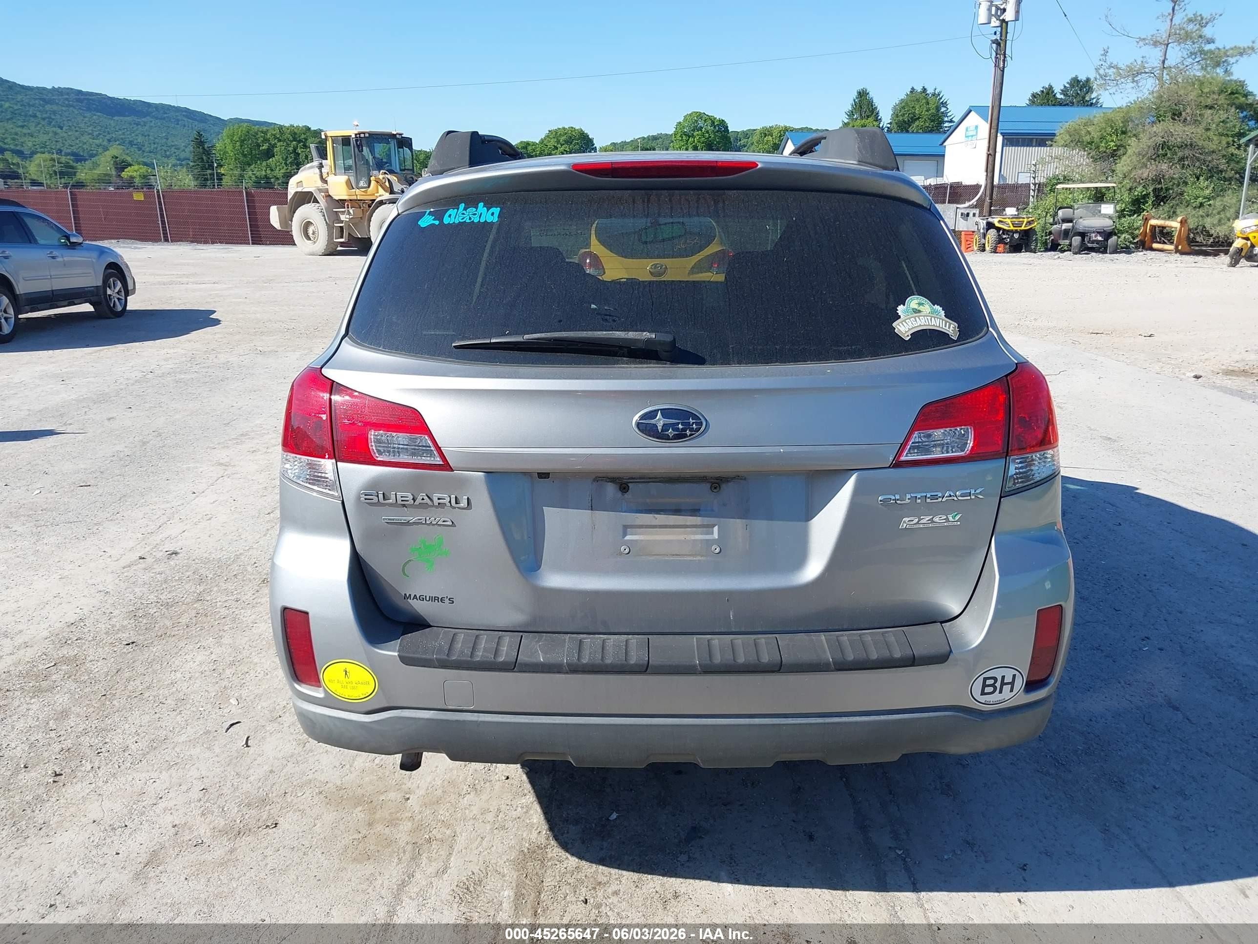2011 Subaru Outback 2.5i Premium Silver vin: 4S4BRBGC7B3421964