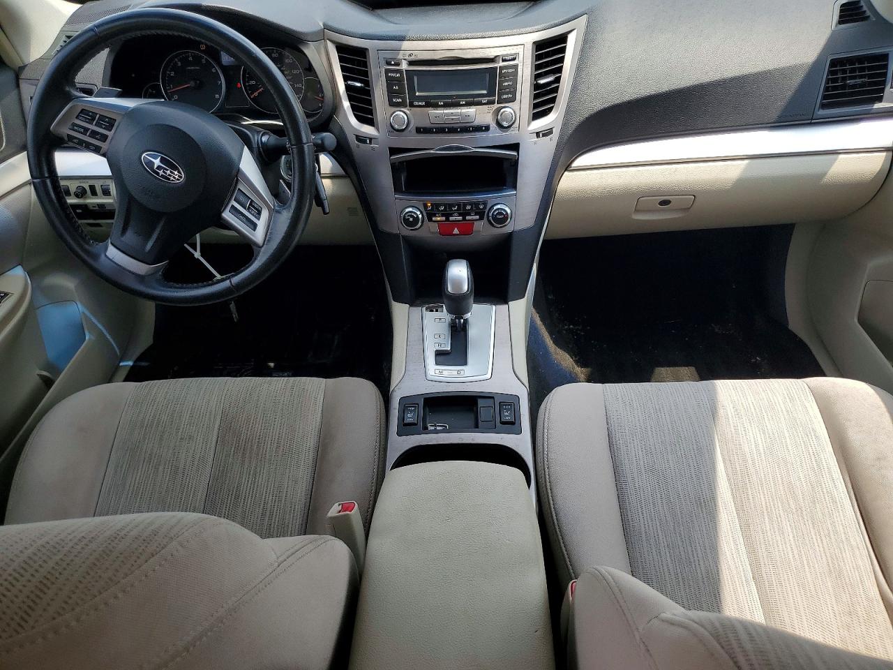 2013 Subaru Outback 2.5i Premium White vin: 4S4BRBGC7D3255870
