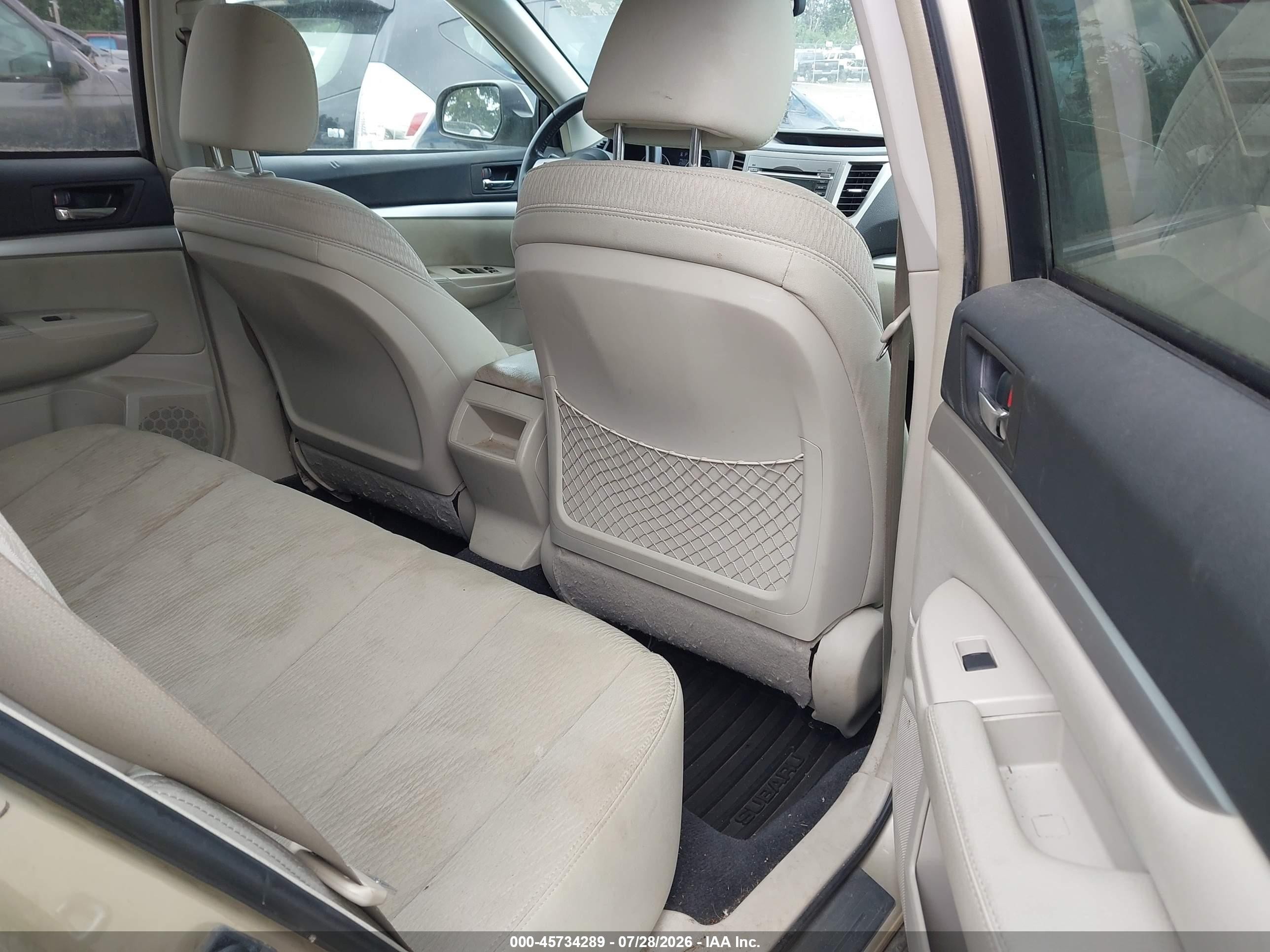 2010 Subaru Outback 2.5i Premium Золотой vin: 4S4BRBGC8A3323329