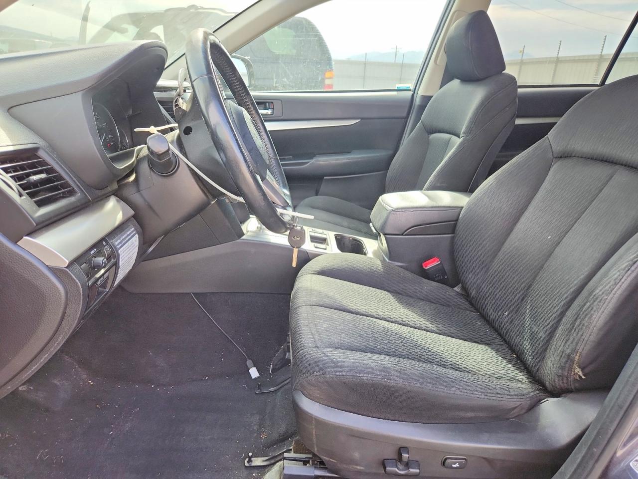 2010 Subaru Outback 2.5i Premium Black vin: 4S4BRBGC8A3376239