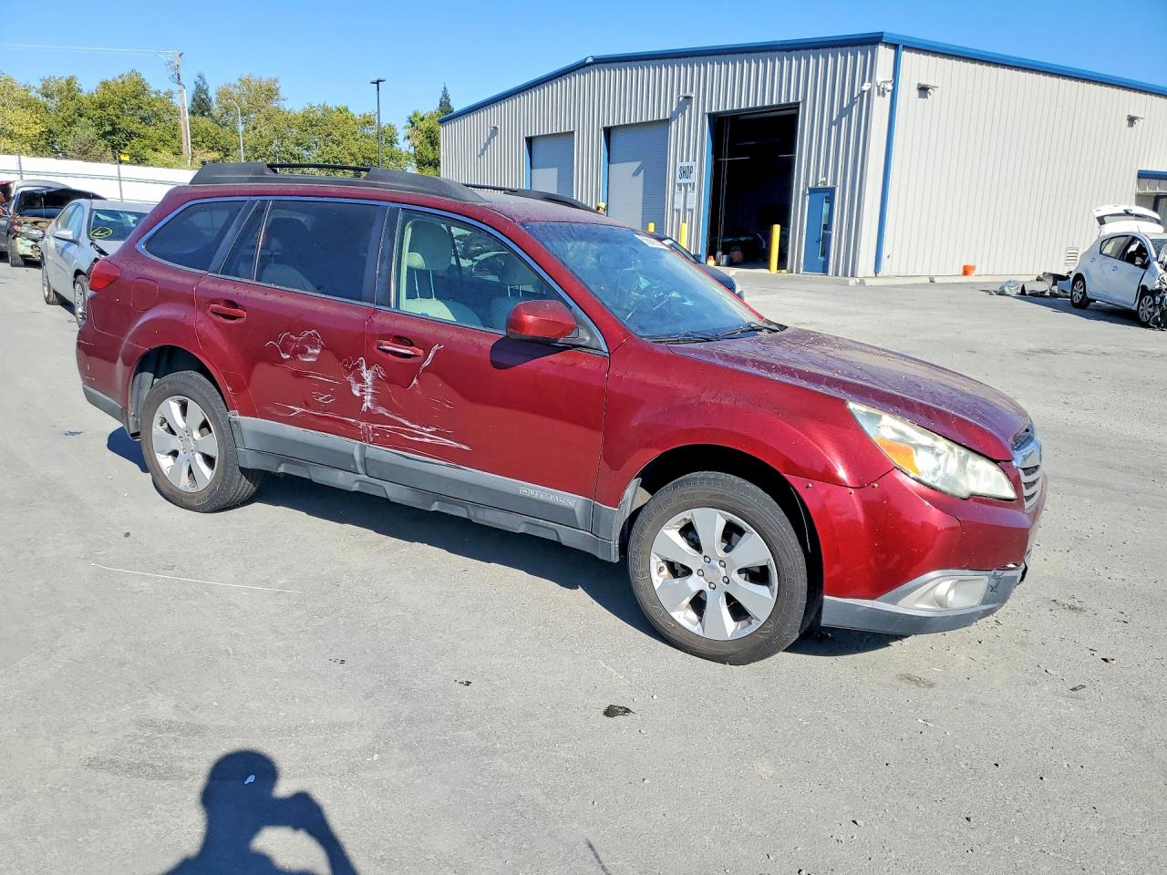 2011 Subaru Outback 2.5i Premium Red vin: 4S4BRBGC8B3370748