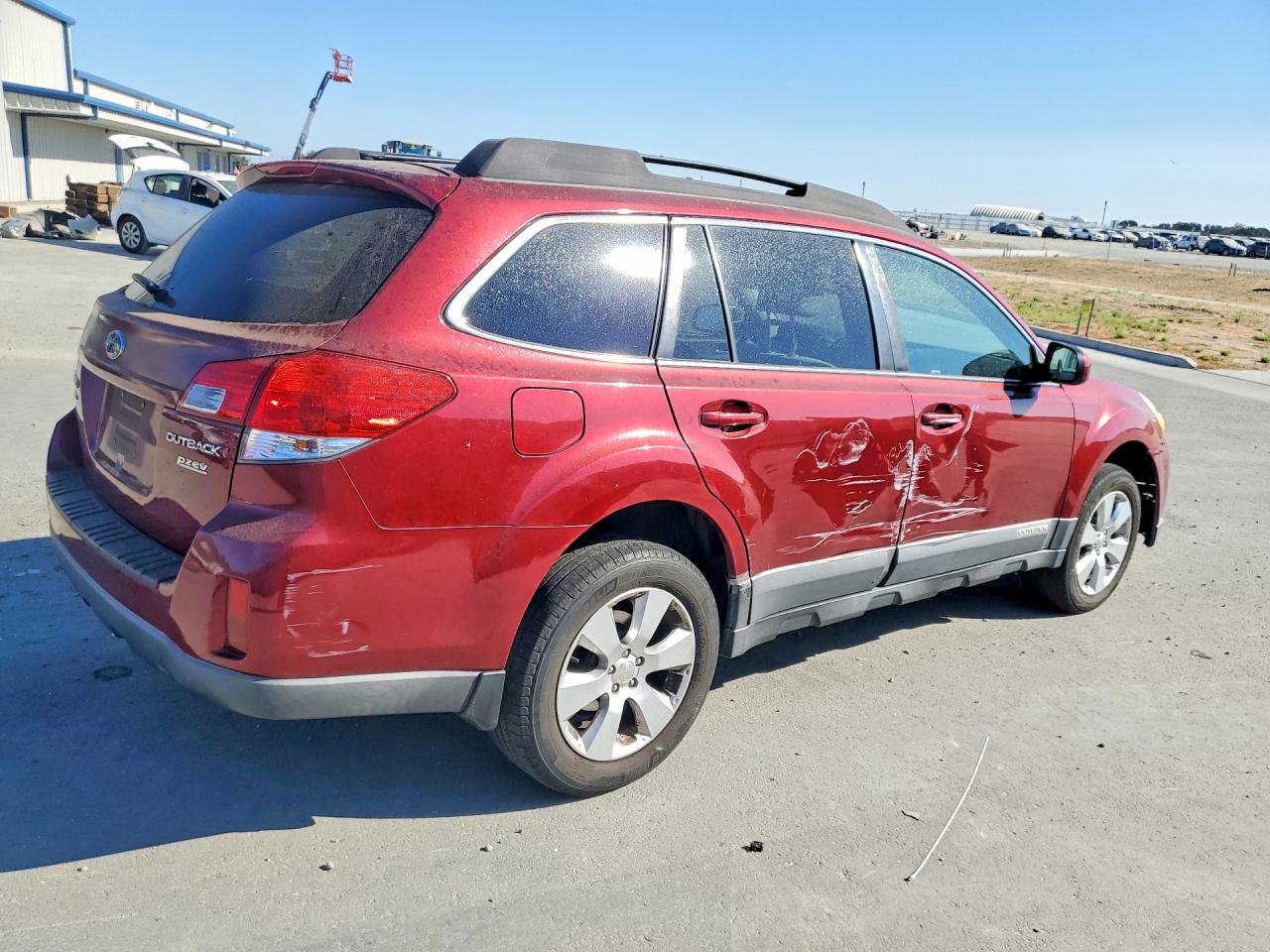 2011 Subaru Outback 2.5i Premium Red vin: 4S4BRBGC8B3370748