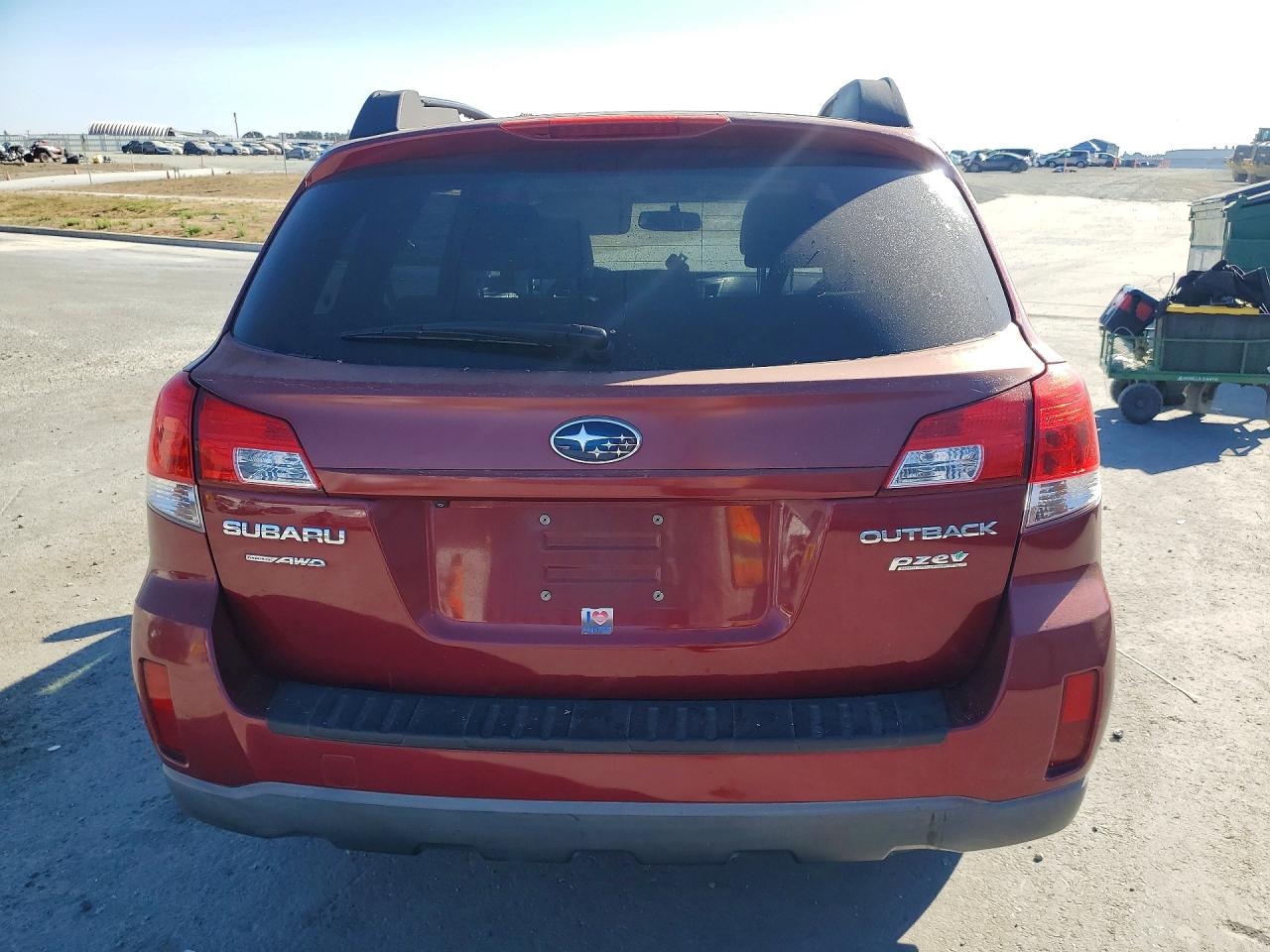 2011 Subaru Outback 2.5i Premium Red vin: 4S4BRBGC8B3370748