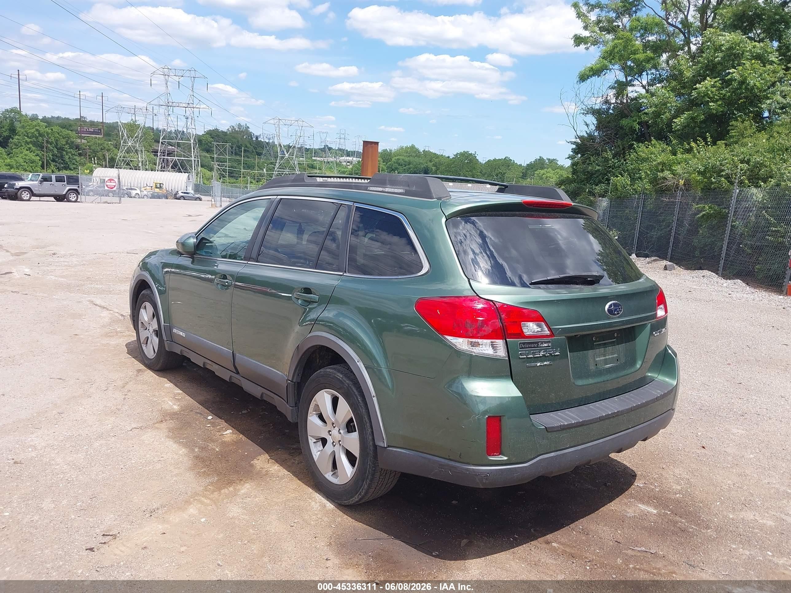 2011 Subaru Outback 2.5i Premium Green vin: 4S4BRBGC8B3405238
