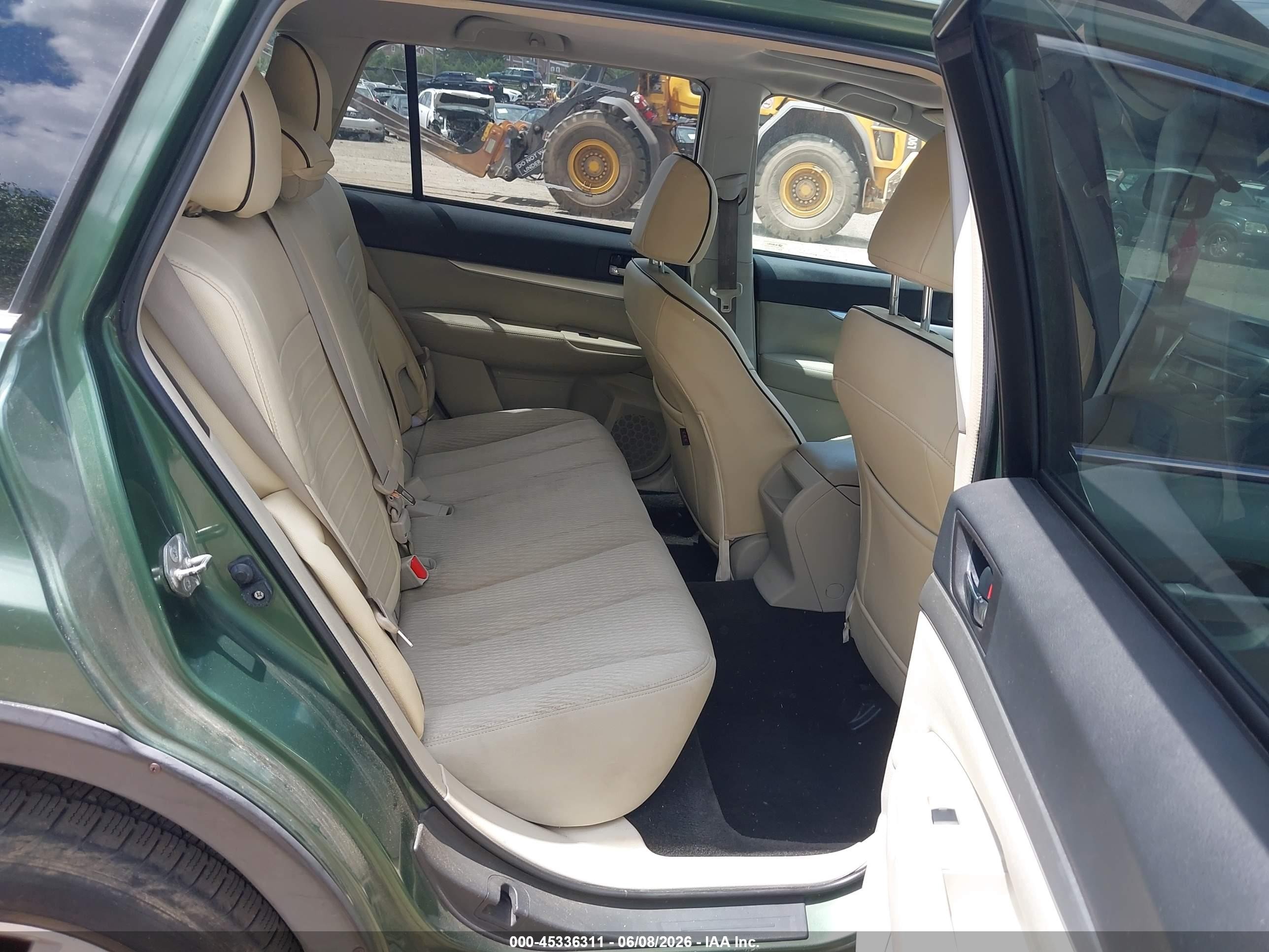 2011 Subaru Outback 2.5i Premium Green vin: 4S4BRBGC8B3405238