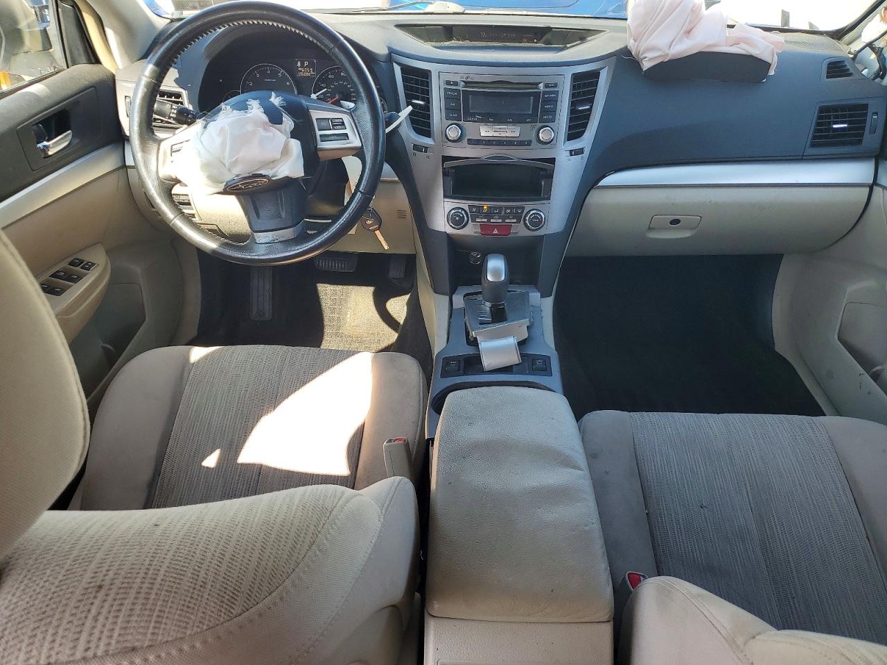2013 Subaru Outback 2.5i Premium White vin: 4S4BRBGC8D3297920