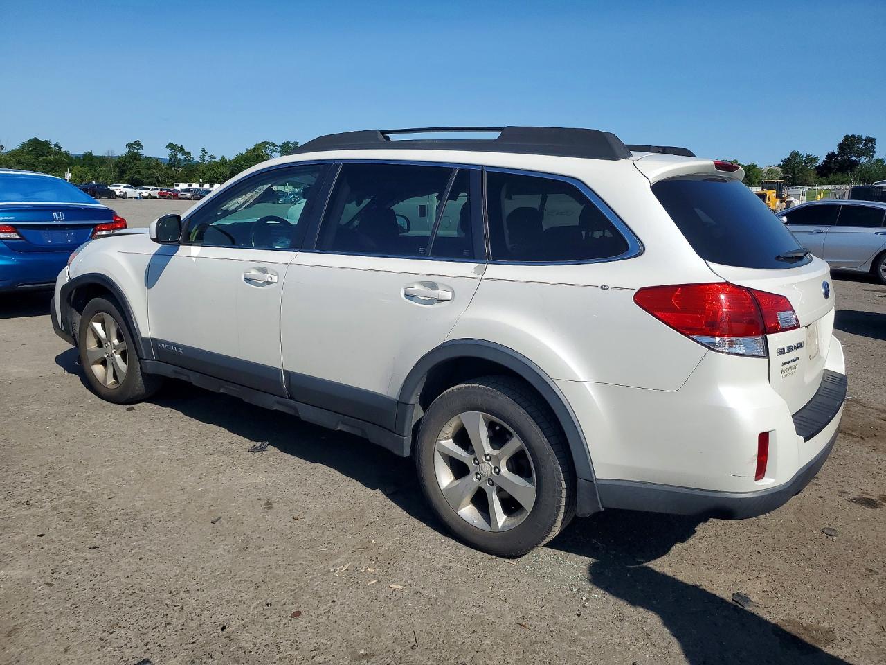 2013 Subaru Outback 2.5i Premium White vin: 4S4BRBGC8D3297920