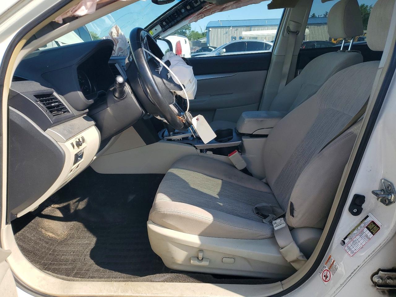 2013 Subaru Outback 2.5i Premium White vin: 4S4BRBGC8D3297920
