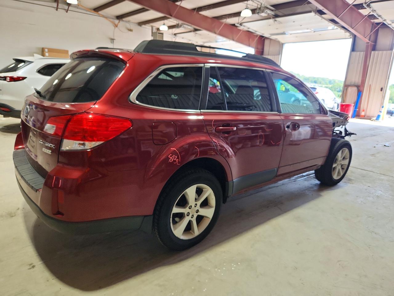 2013 Subaru Outback 2.5i Premium Red vin: 4S4BRBGC8D3319253